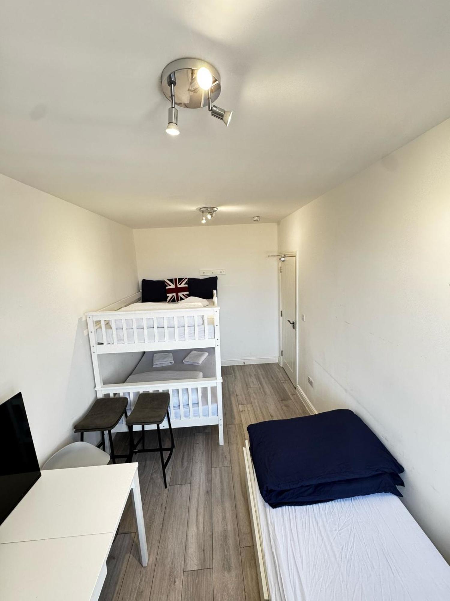 Willesden Guest house *