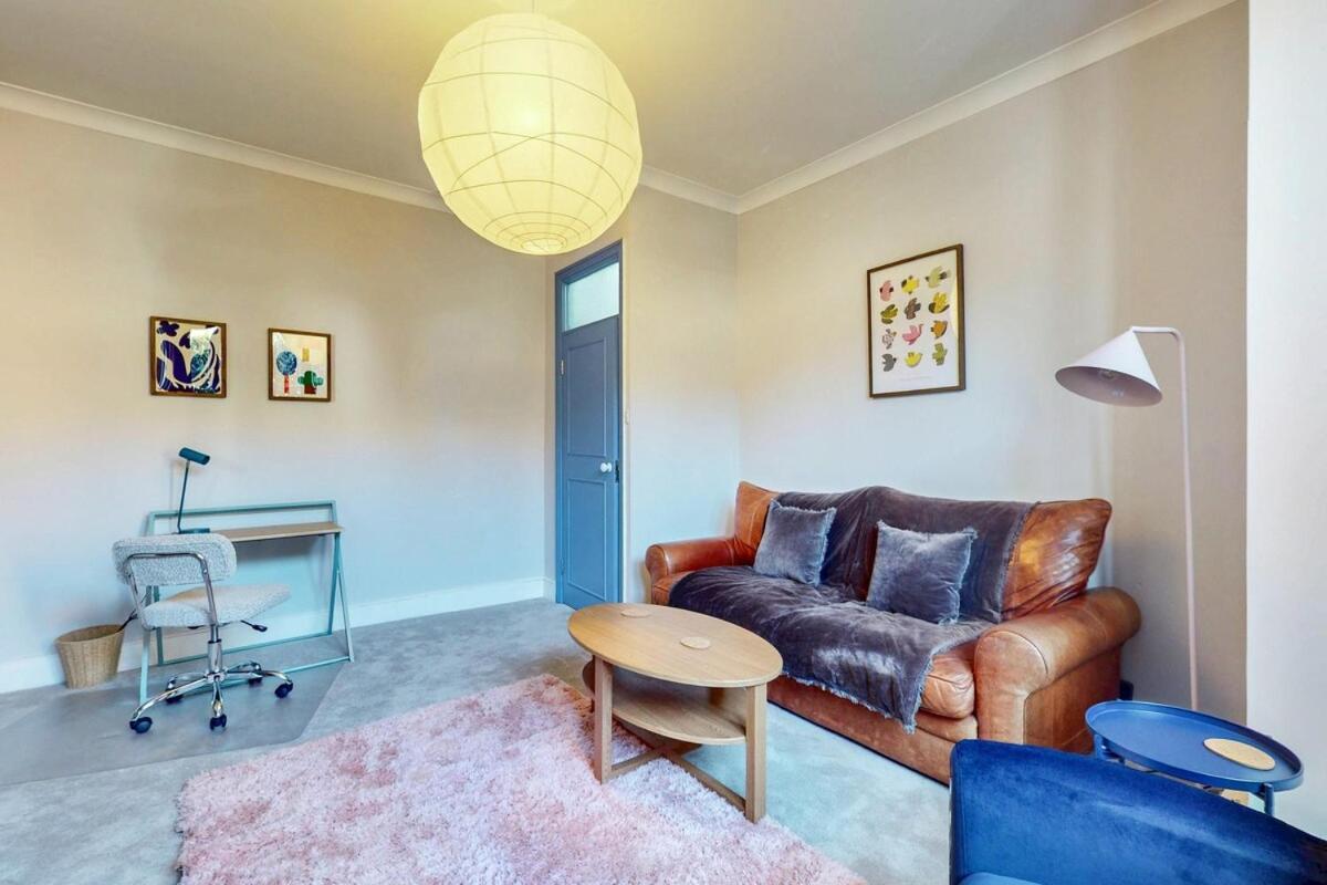 Bright 1-bedroom Flat With Great Transport Links Apartment
