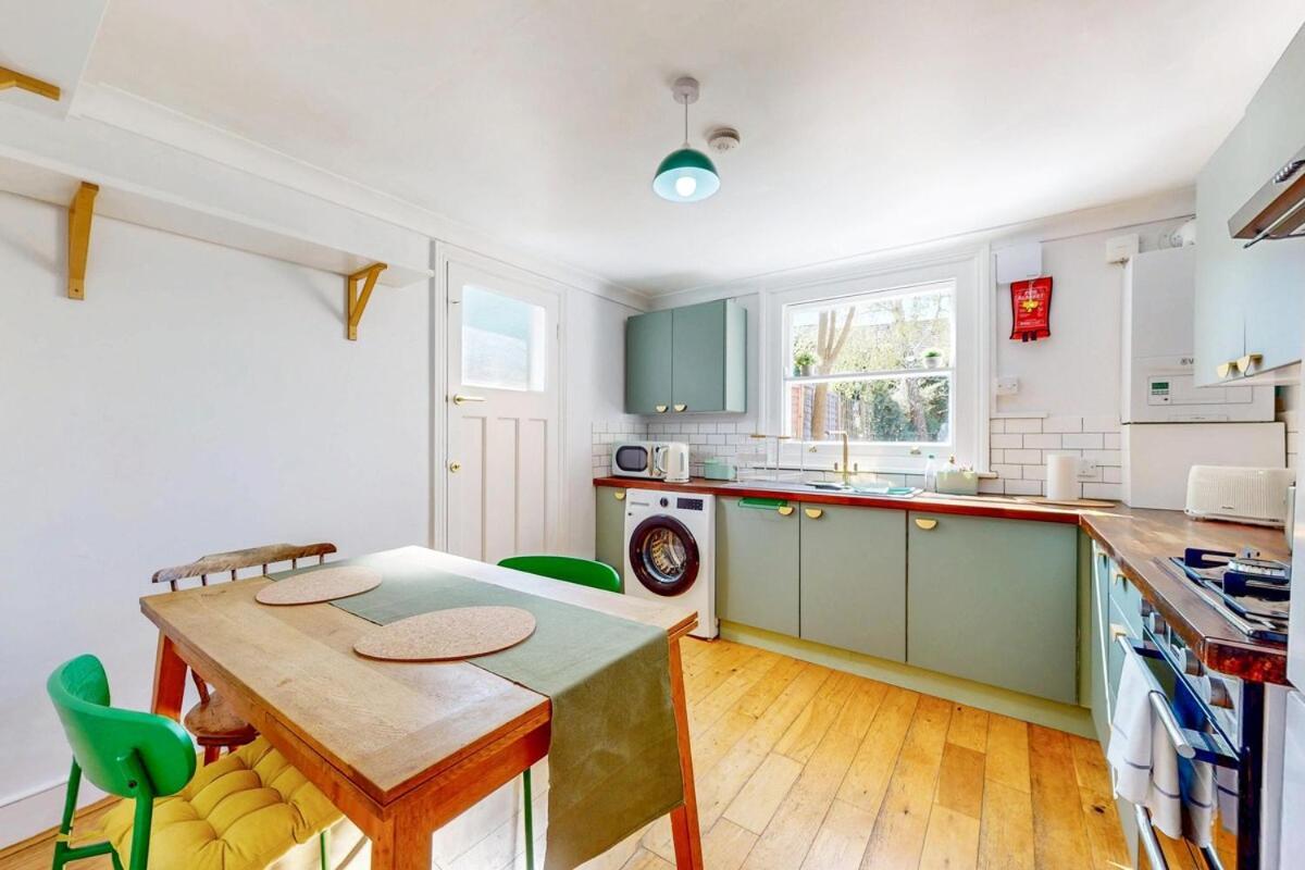Bright 1-bedroom Flat With Great Transport Links Apartment London