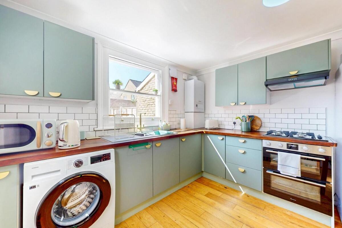 Bright 1-bedroom Flat With Great Transport Links London