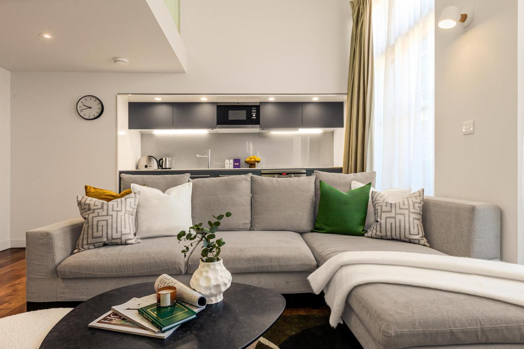 Servised On Artillery Lane Aparthotel 4*