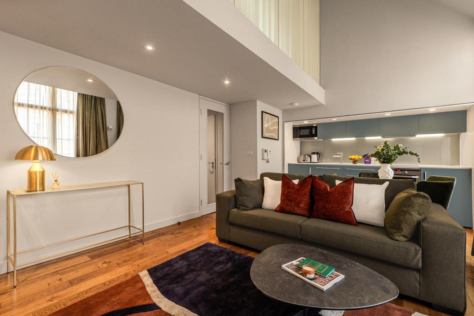 Servised On Artillery Lane 4* London