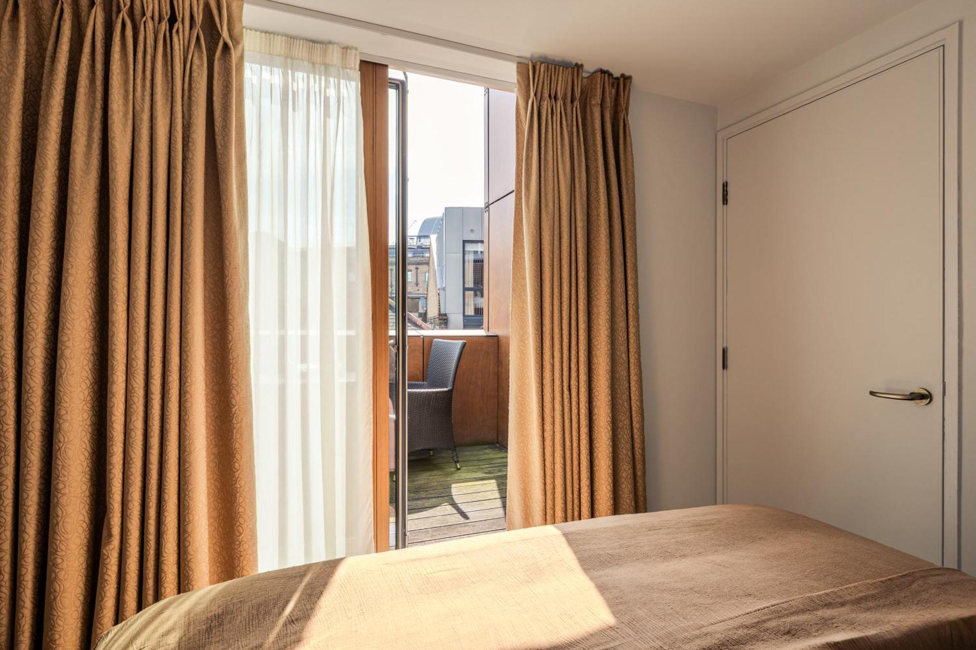Servised On Artillery Lane Aparthotel