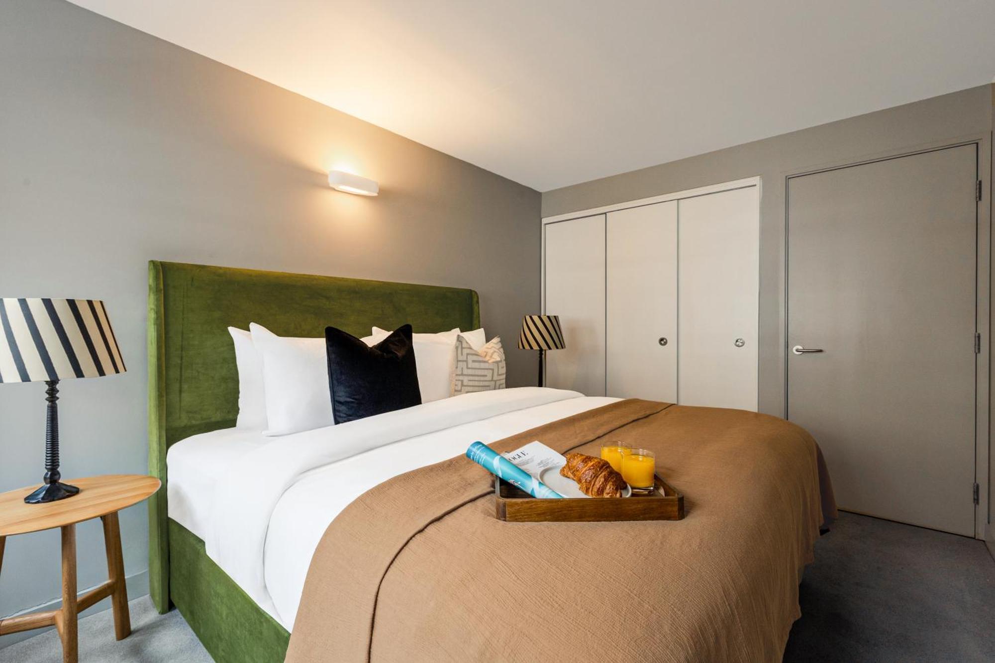 Servised On Artillery Lane 4* London