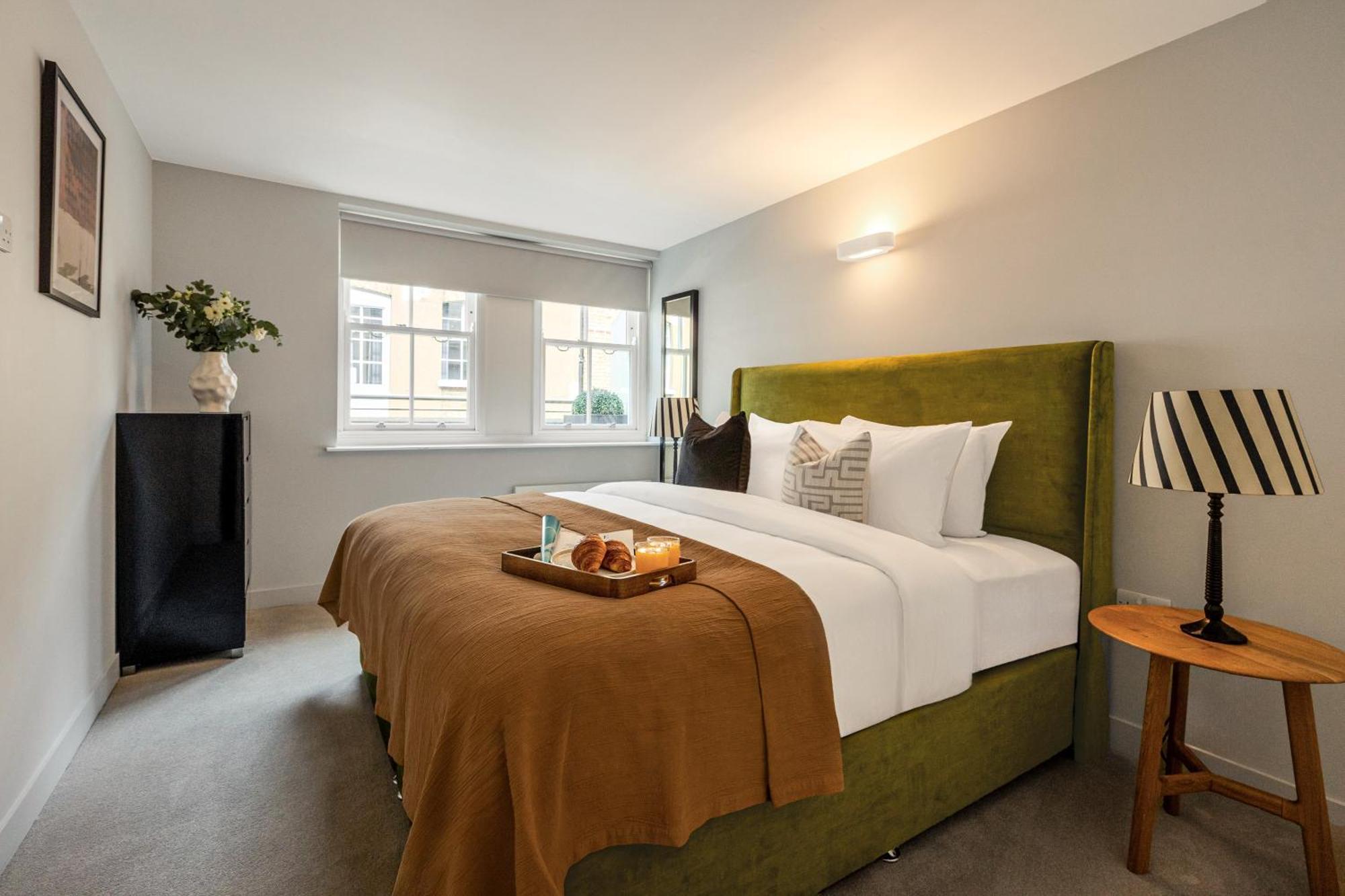 Servised On Artillery Lane Aparthotel