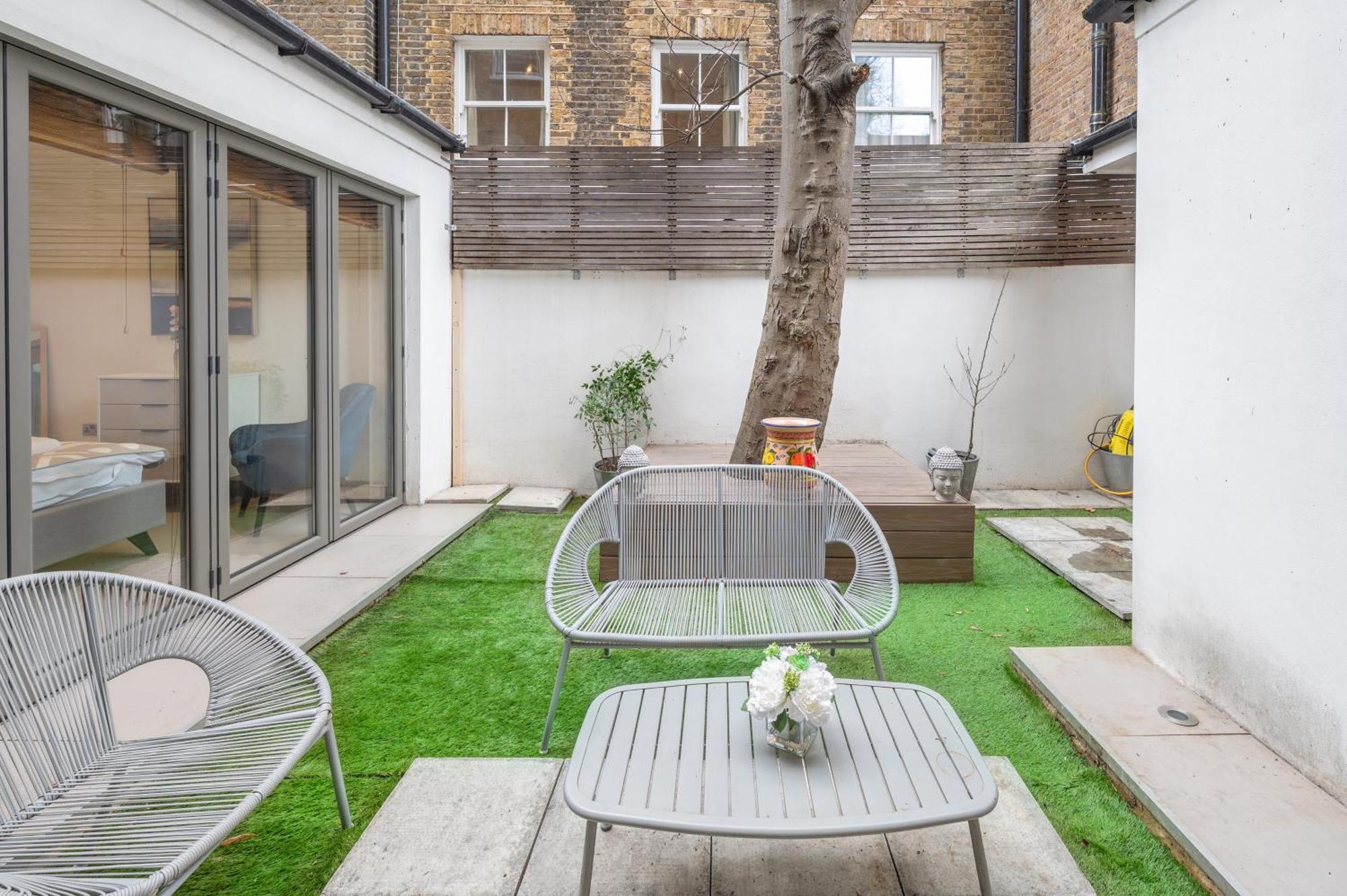 Casa Italia Near South Kensington, Hyde Park And Gloucester Road Station - Outside Space Private Apartment London