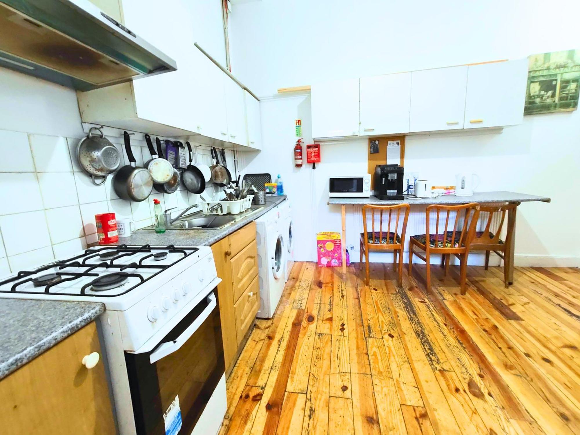 Apartment R10 Stylish Double, Prime Spot