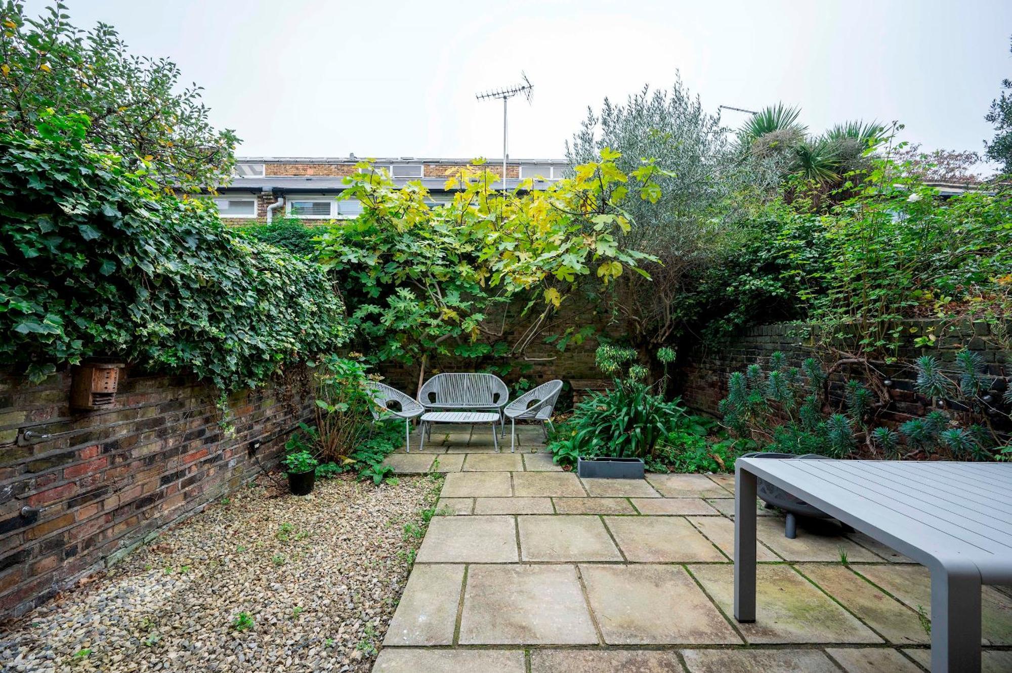 Pass The Keys Luxury Stylish Duplex With Private Garden London