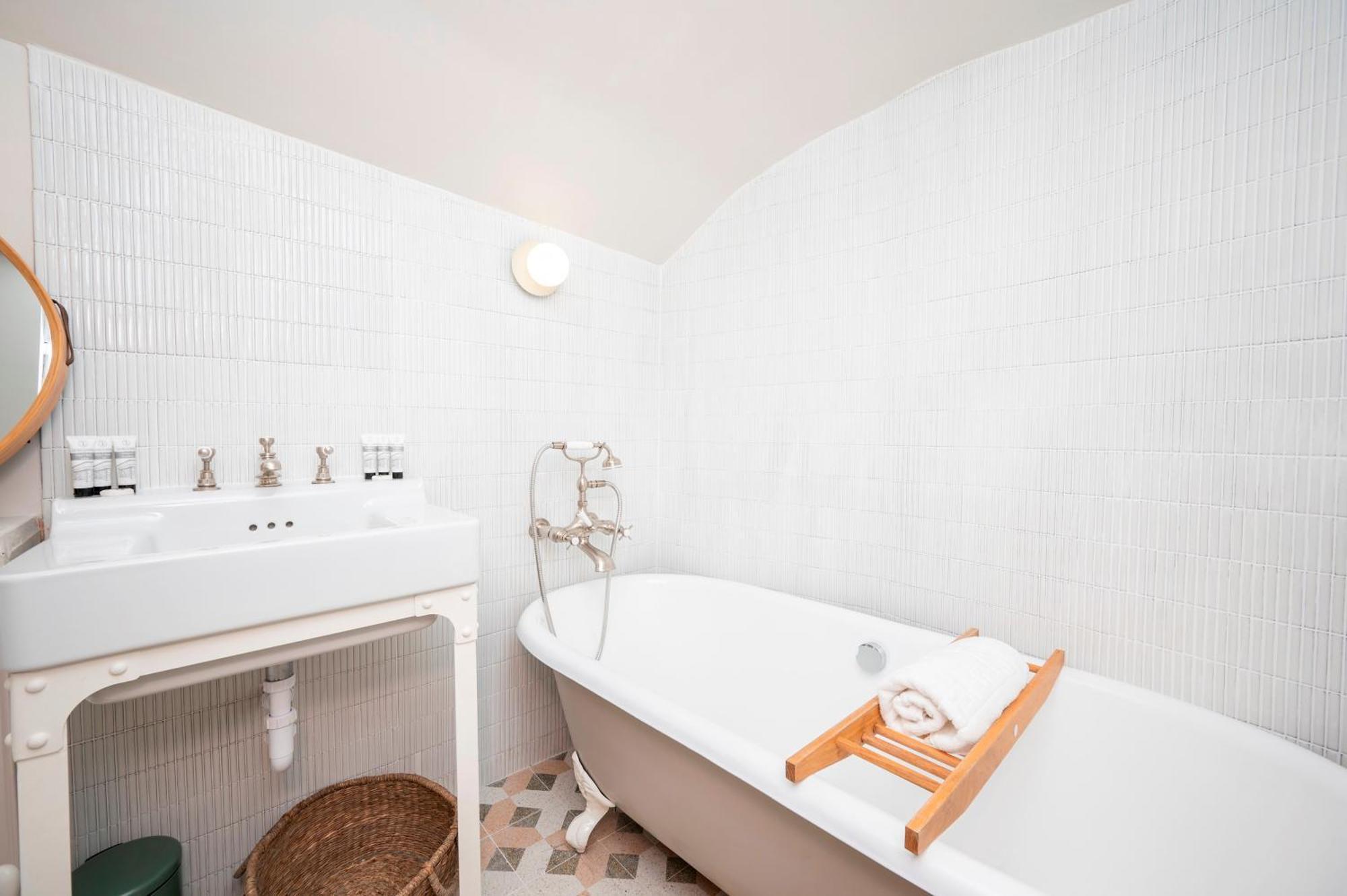 Pass The Keys Luxury Stylish Duplex With Private Garden London