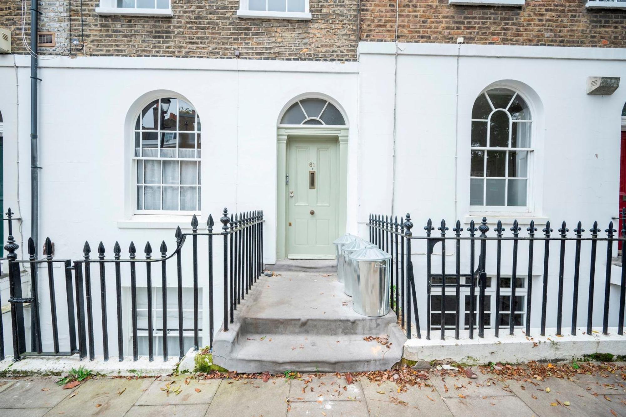 Pass The Keys Luxury Stylish Duplex With Private Garden Apartment London