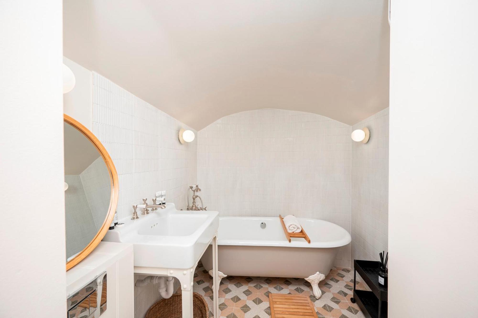 Pass The Keys Luxury Stylish Duplex With Private Garden *