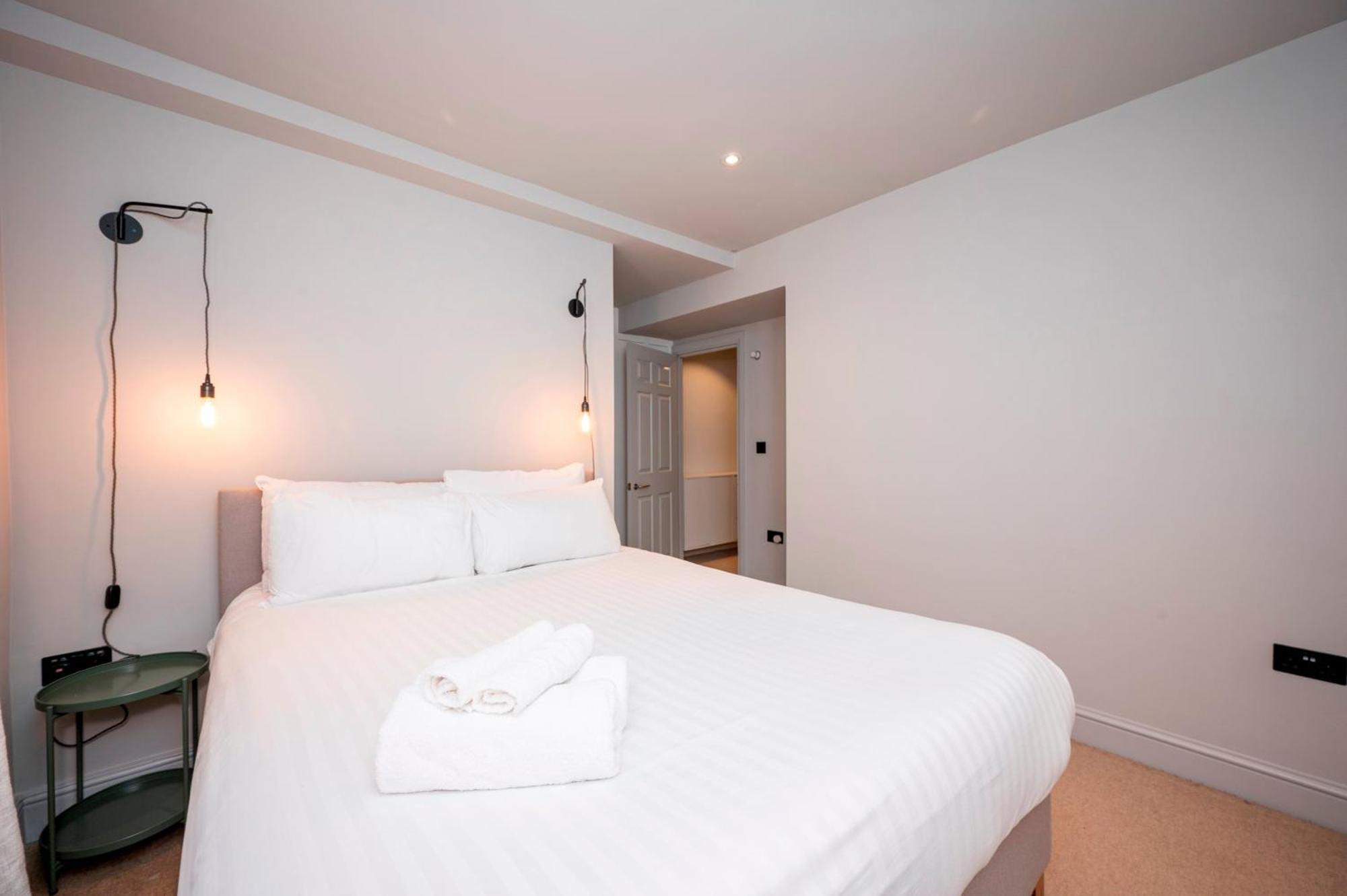Pass The Keys Luxury Stylish Duplex With Private Garden London