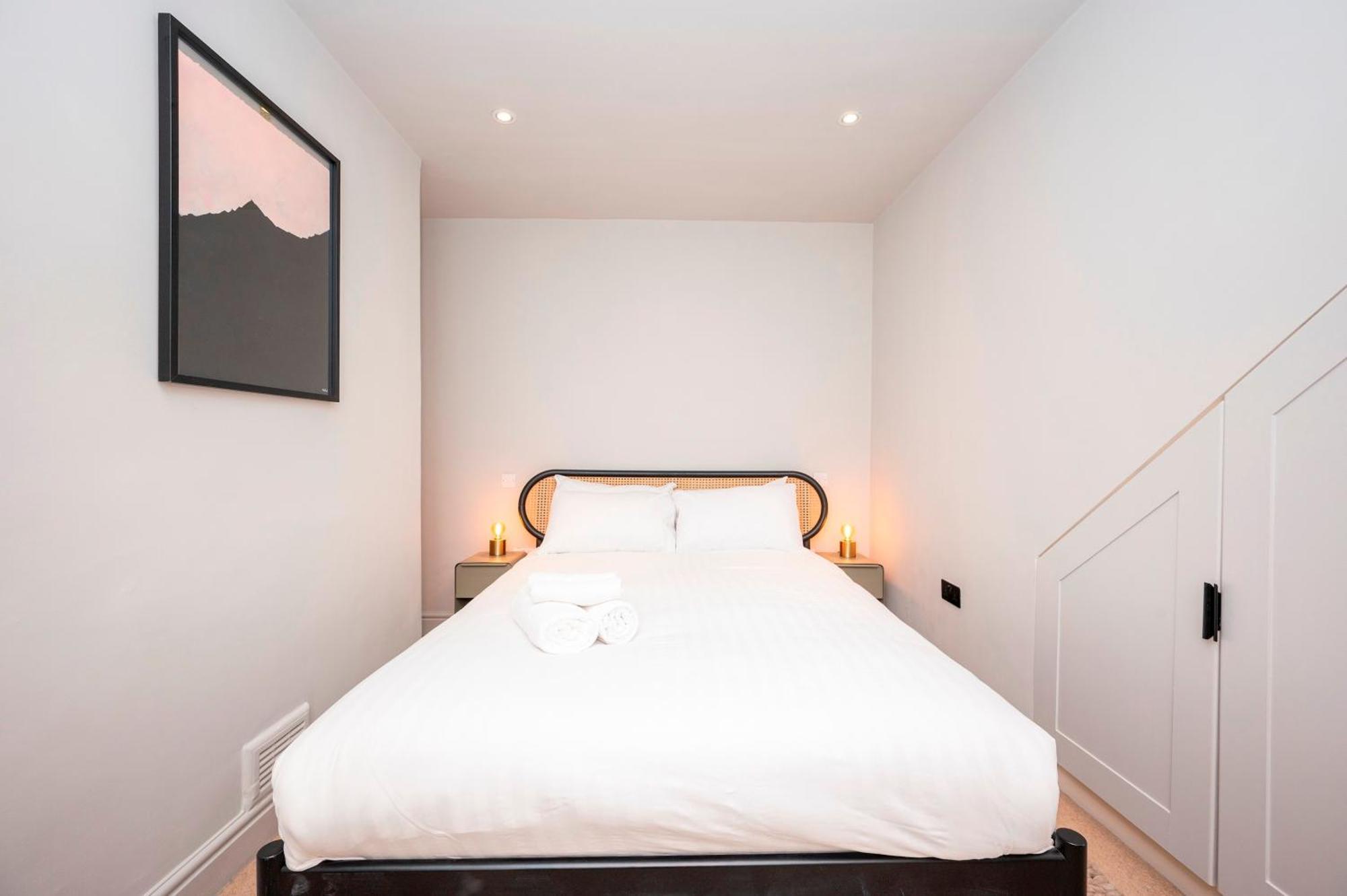 Pass The Keys Luxury Stylish Duplex With Private Garden