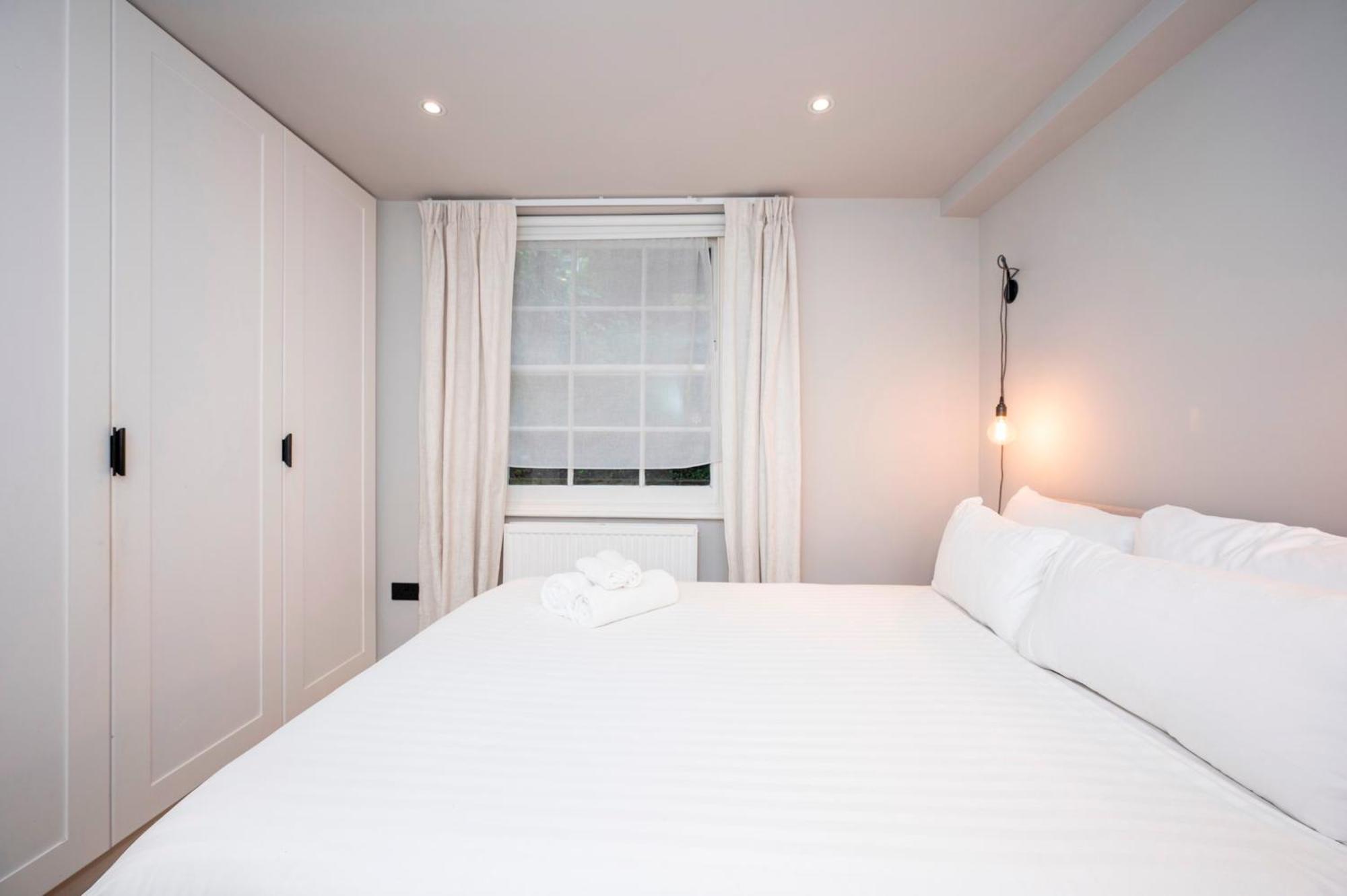 Pass The Keys Luxury Stylish Duplex With Private Garden London