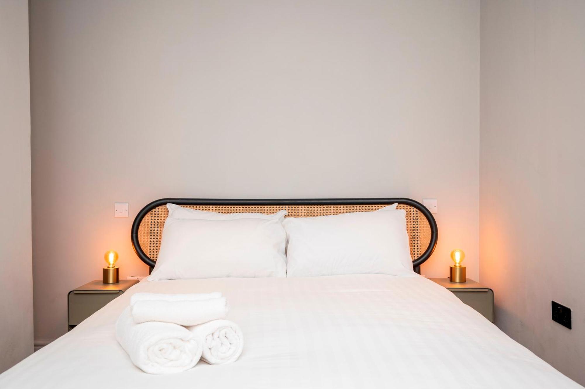 Pass The Keys Luxury Stylish Duplex With Private Garden * London