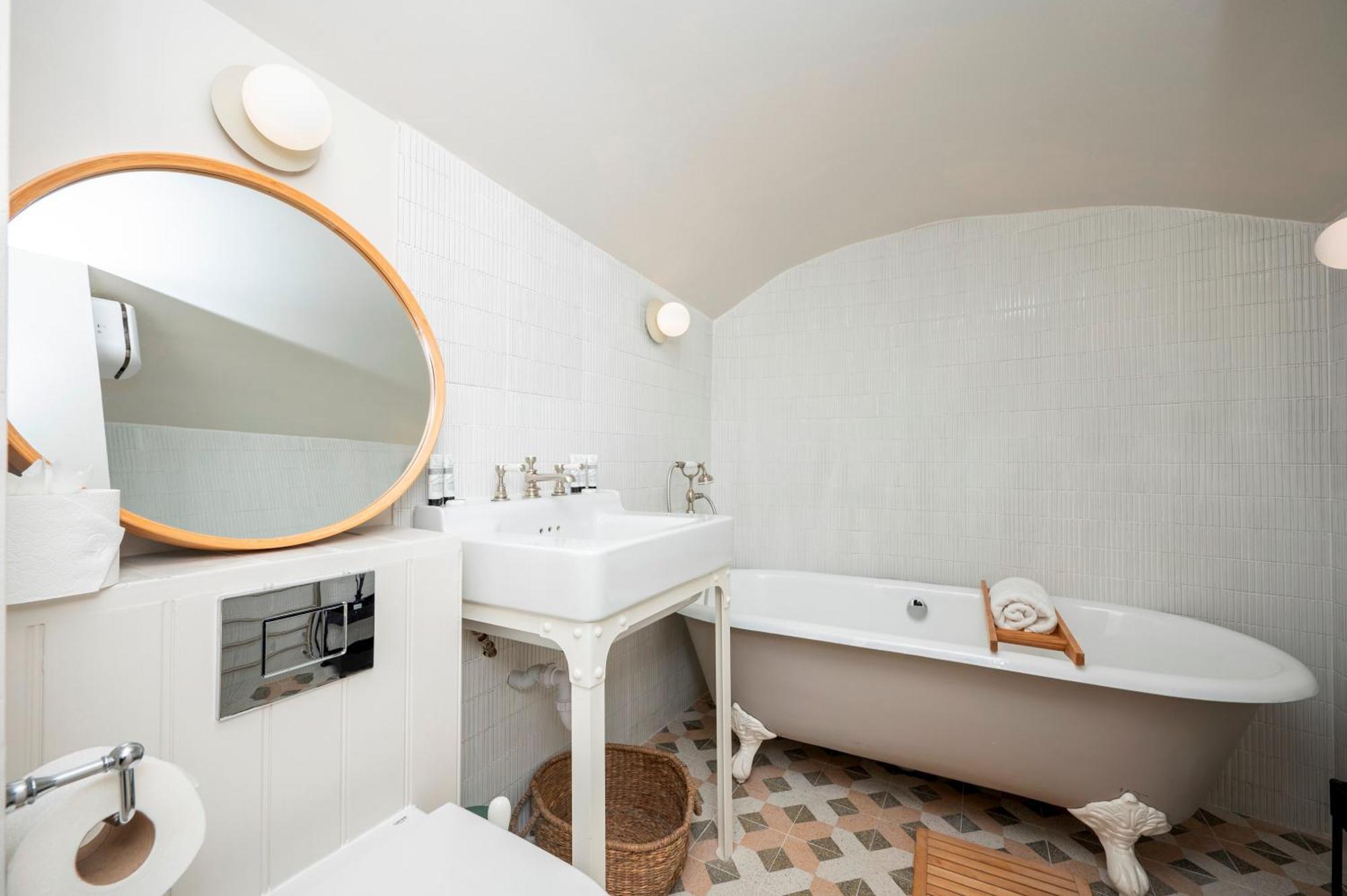 Pass The Keys Luxury Stylish Duplex With Private Garden *