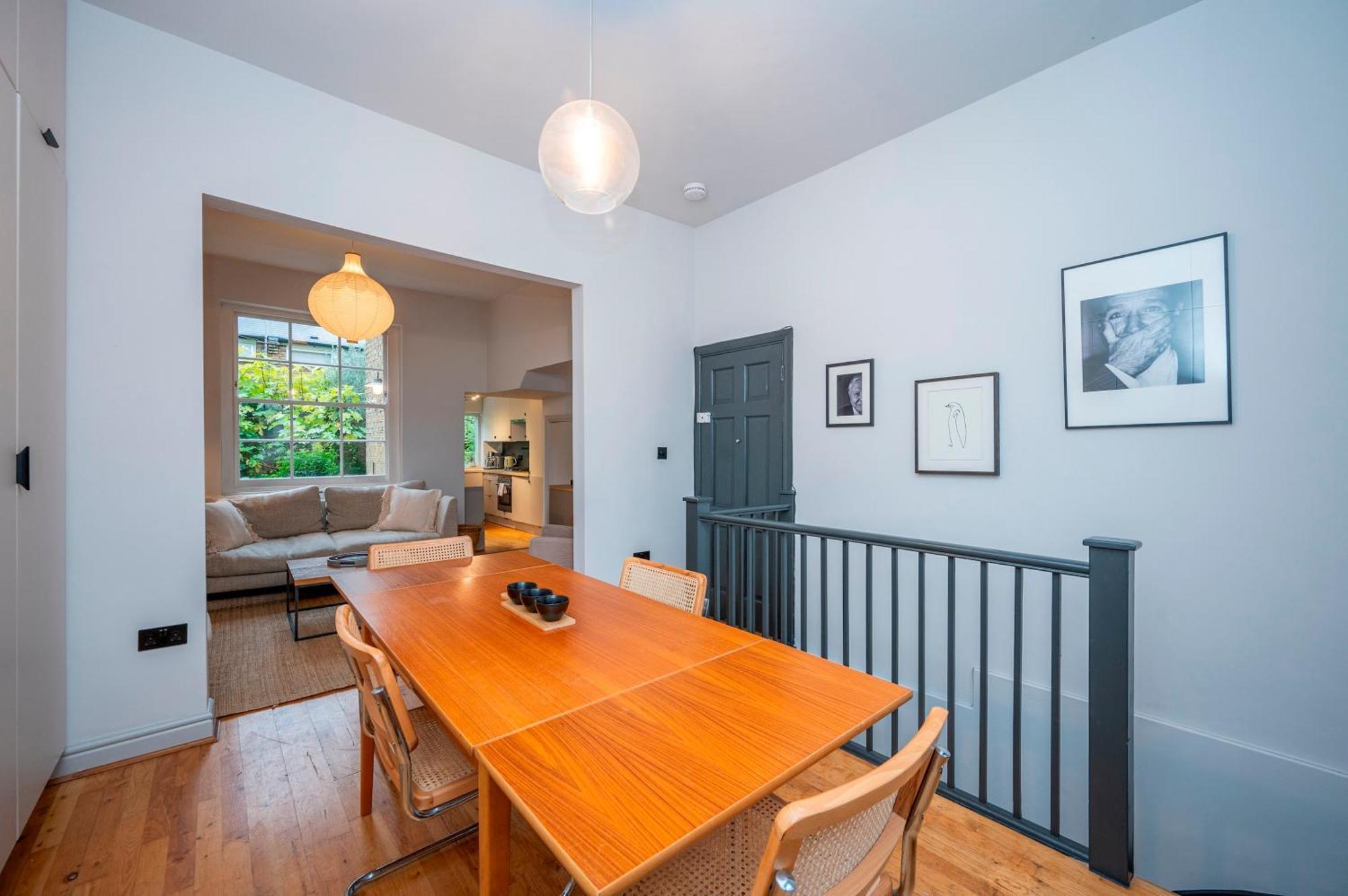 Pass The Keys Luxury Stylish Duplex With Private Garden