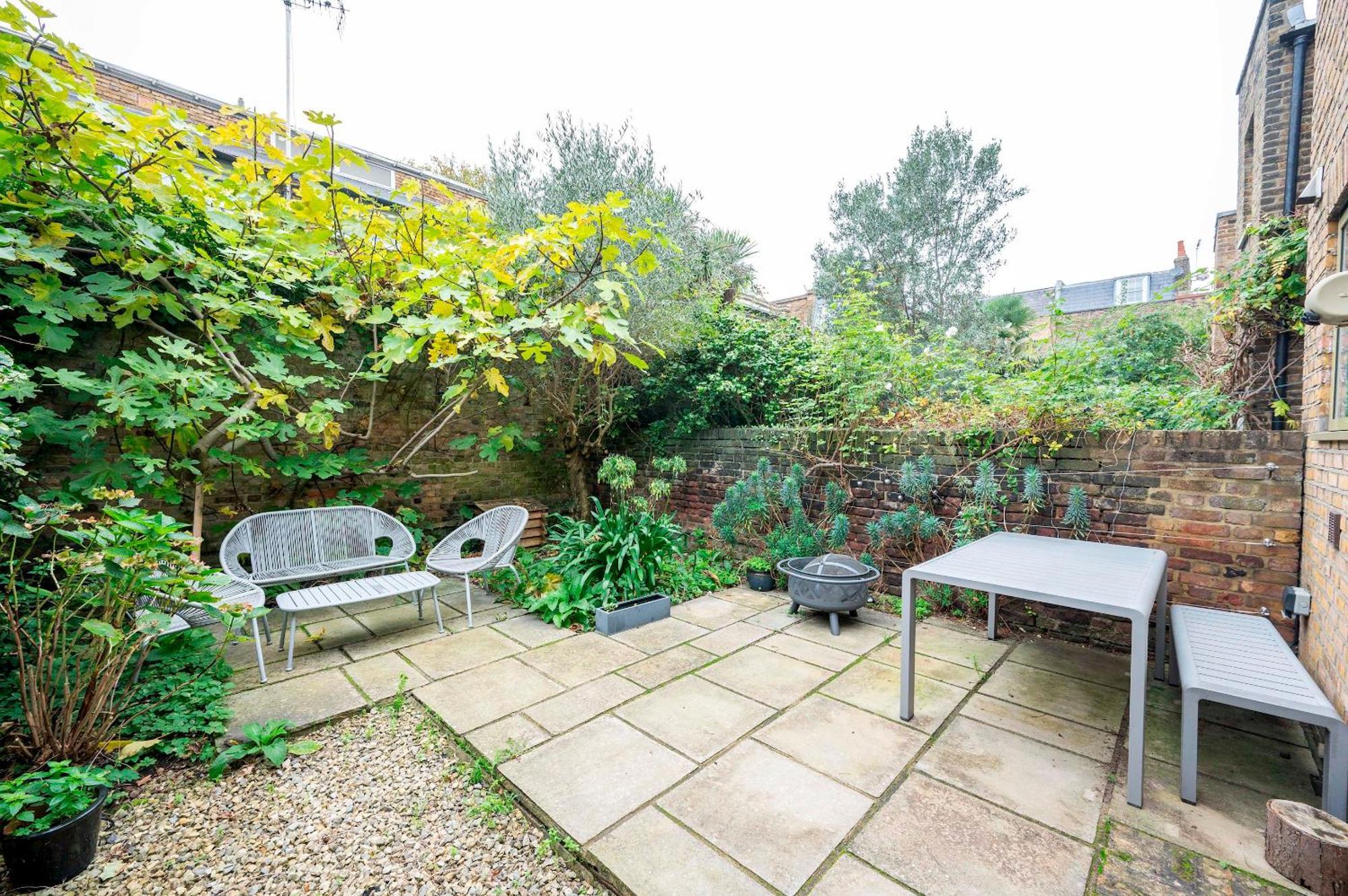 Pass The Keys Luxury Stylish Duplex With Private Garden *