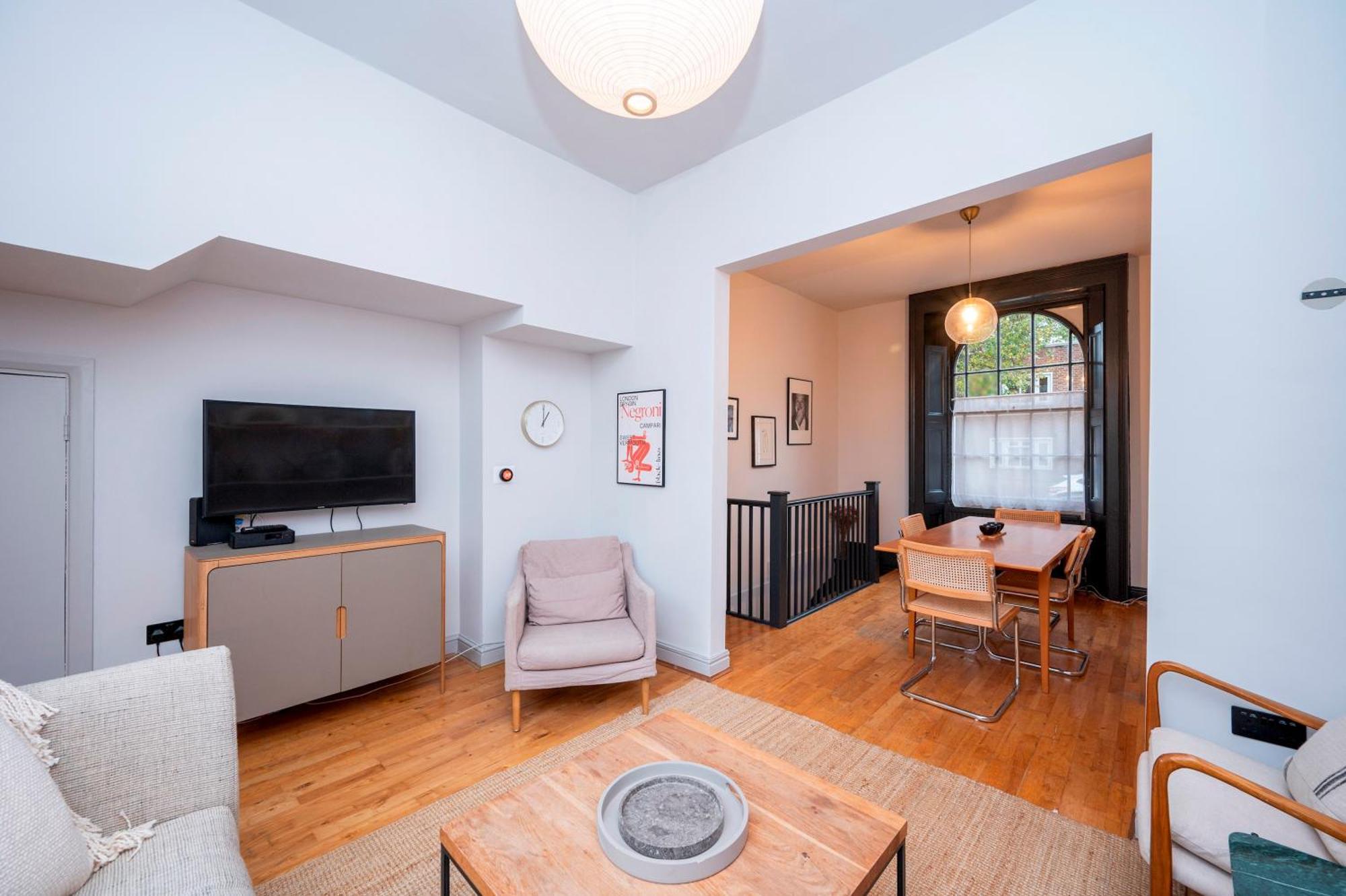 Pass The Keys Luxury Stylish Duplex With Private Garden Apartment London