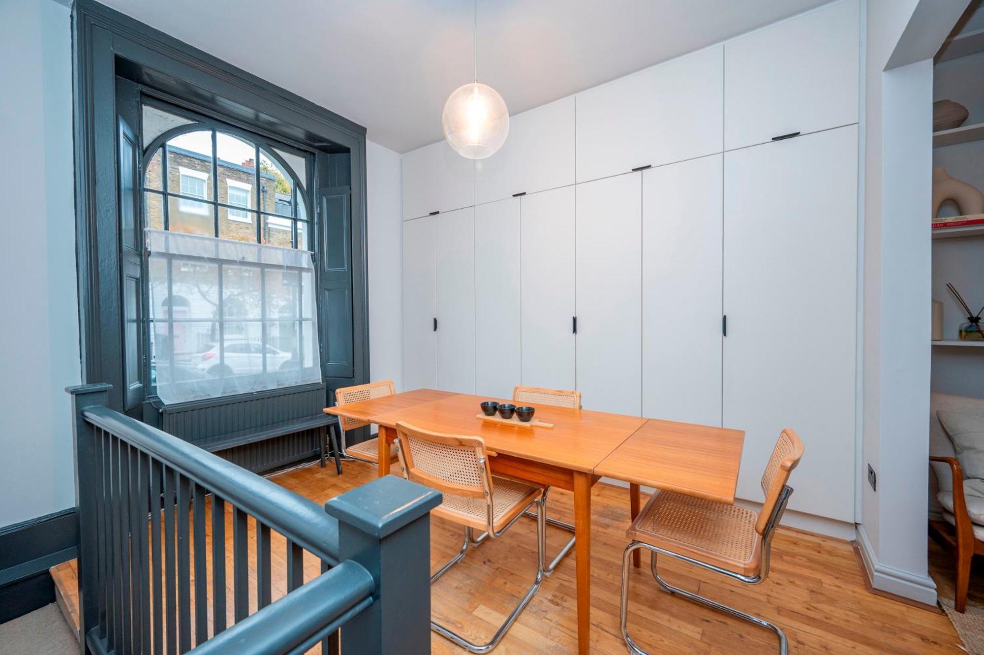 Pass The Keys Luxury Stylish Duplex With Private Garden Apartment *
