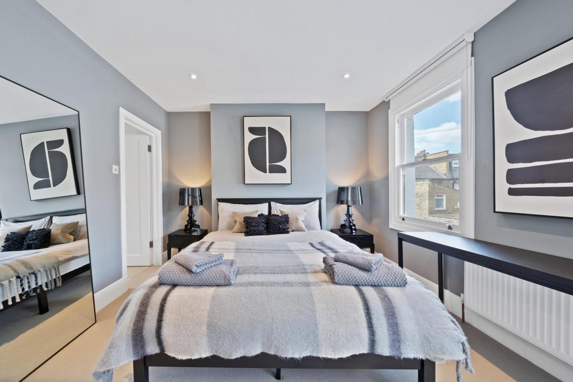 4 Bedroom House With Garden In Battersea Close To Chelsea *