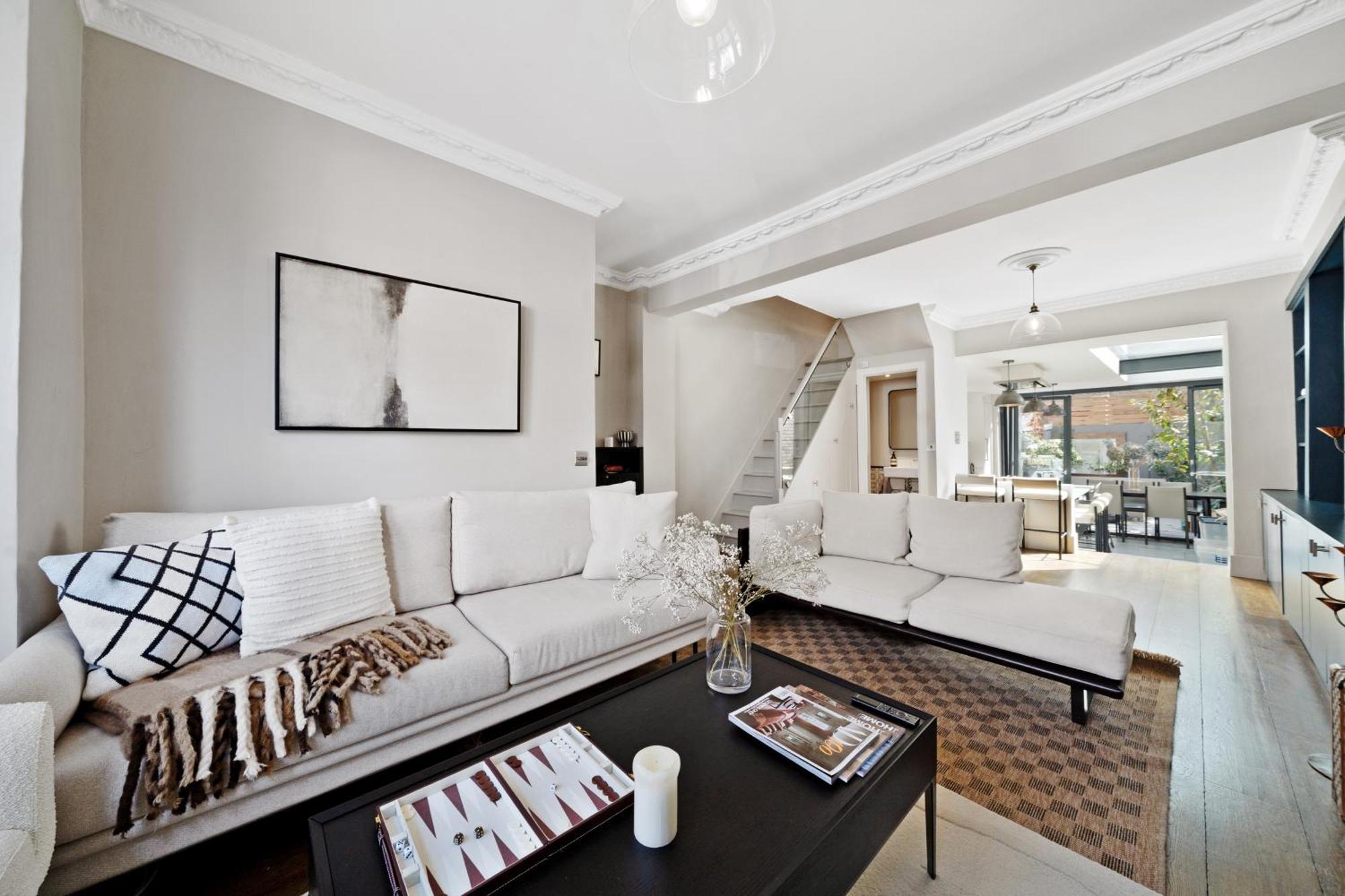 4 Bedroom House With Garden In Battersea Close To Chelsea Сasa de vacaciones Londres