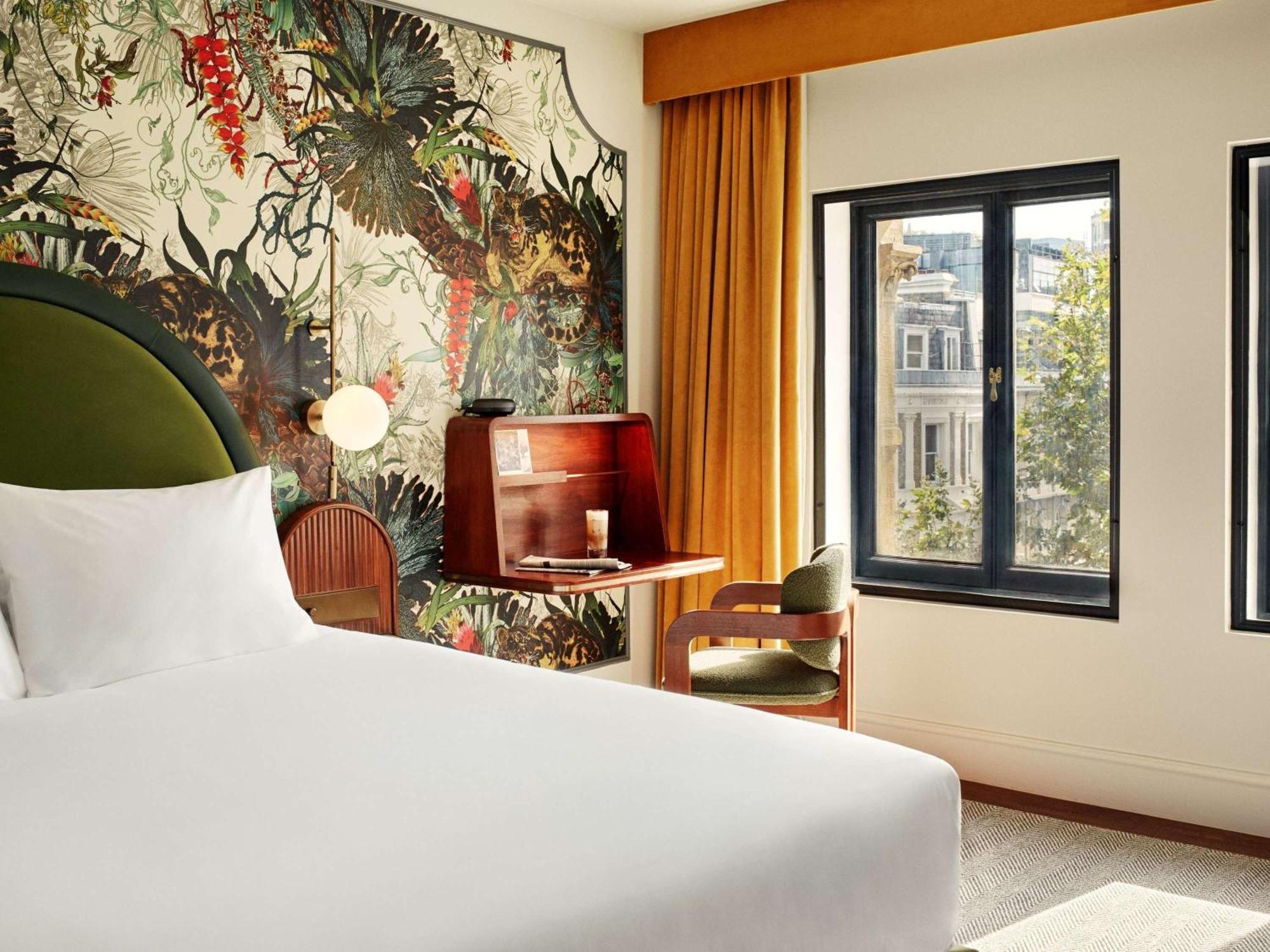 Hyde Hotel 4*