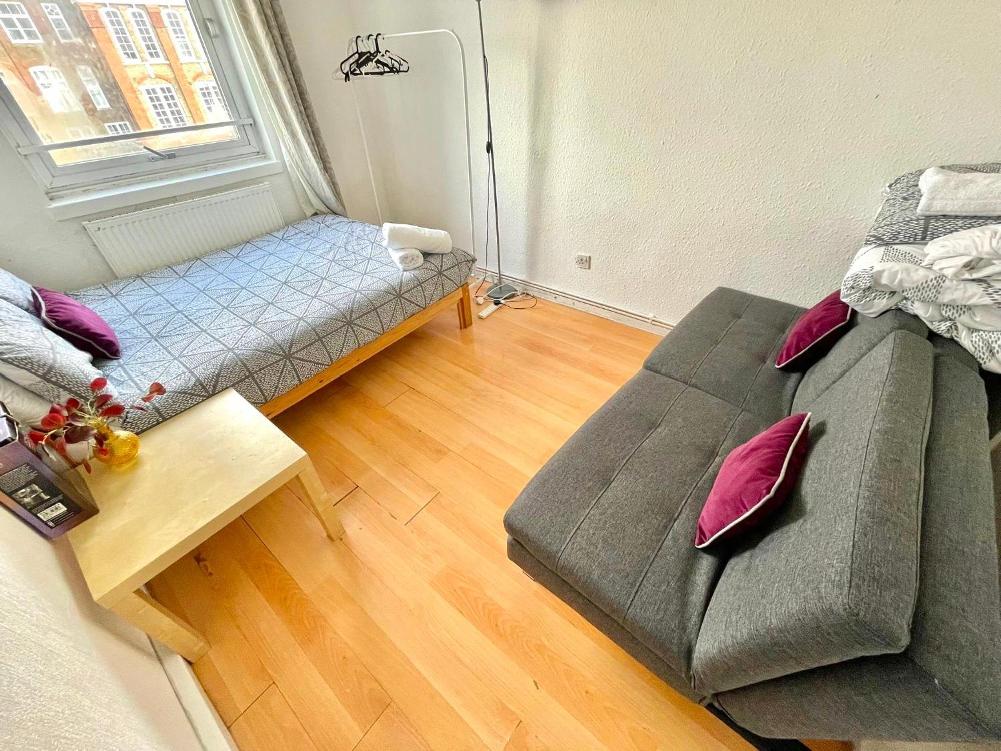 Homestay Harolds London