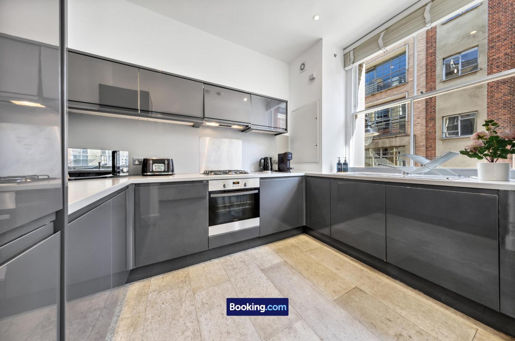 Farringdon Modern By Smart Short Lets & Serviced With Smart Tv & Free Wifi * London