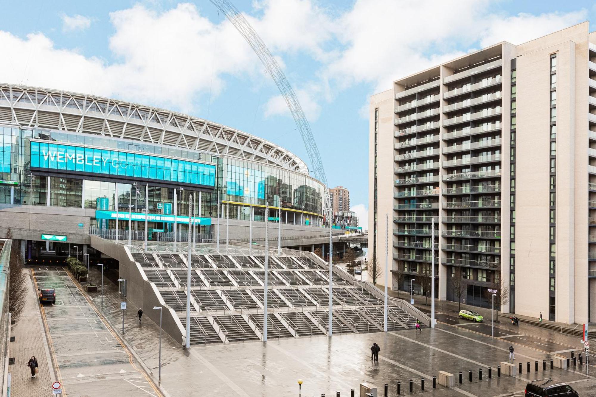 1br Flat Overlooking The Wembley Stadium View London