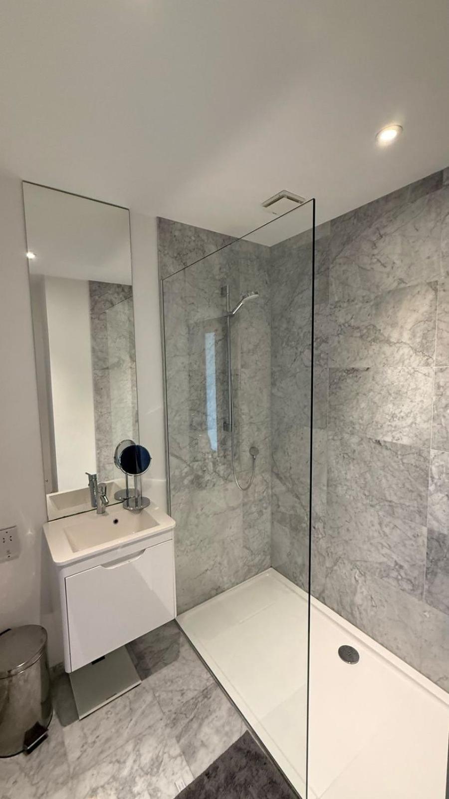 Apartment Amazing 2br Flat, Free Parking, By Battersea London
