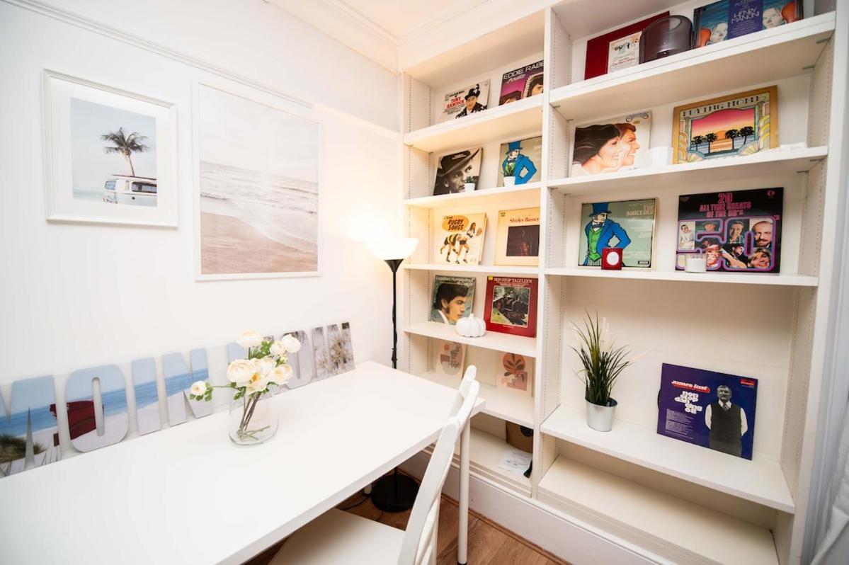 Spacious Mews Flat With Parking Apartment