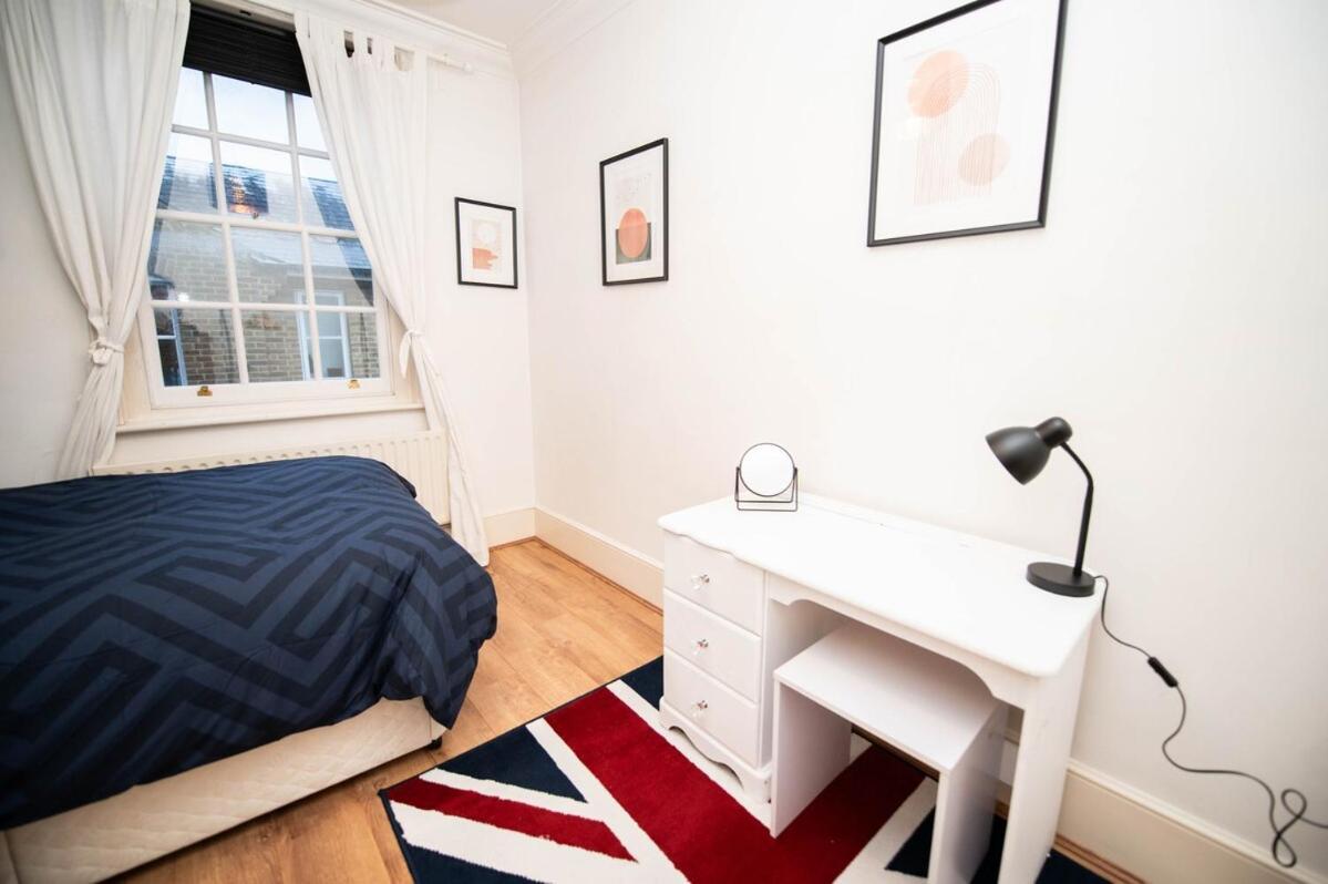 Apartment Spacious Mews Flat With Parking *