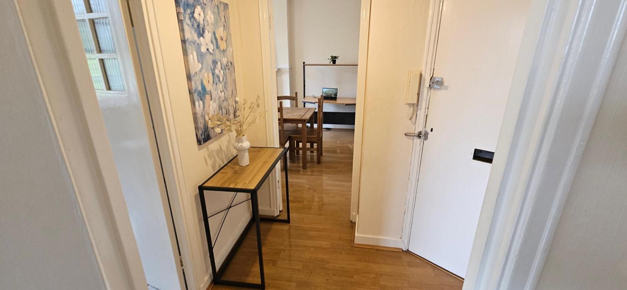 Elegant 1-Bed Flat, Sleeps 5, London Nw6 - 5 Mins To Jubilee, Bakerloo & Overground Lines Apartment London