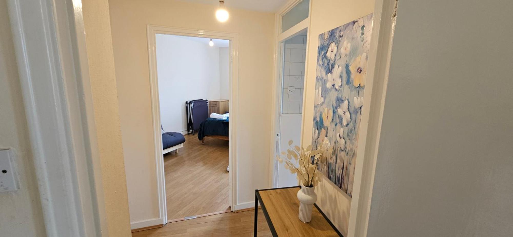 Elegant 1-Bed Flat, Sleeps 5, London Nw6 - 5 Mins To Jubilee, Bakerloo & Overground Lines Apartment