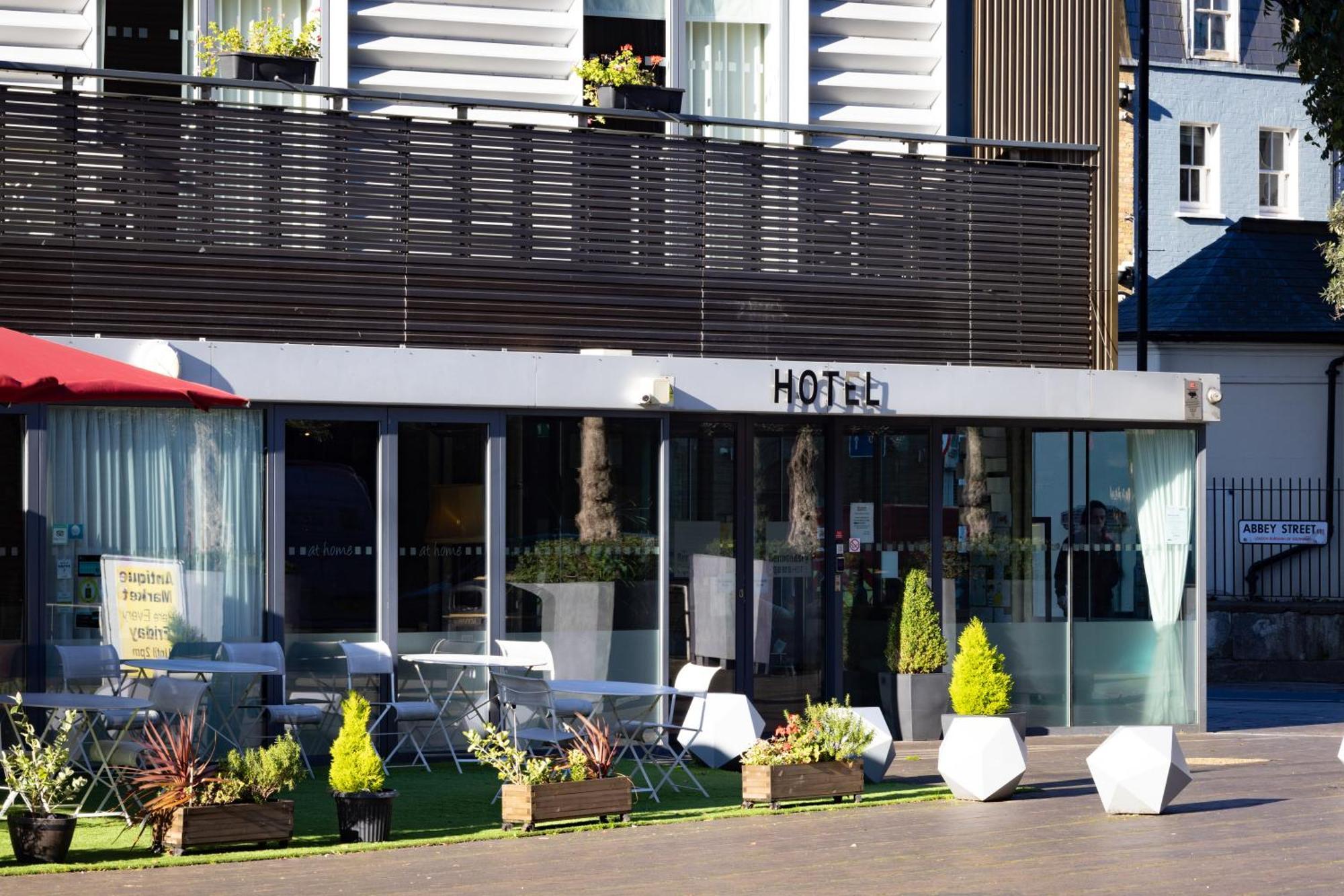 Bermondsey Square - A Bespoke 4* Londen