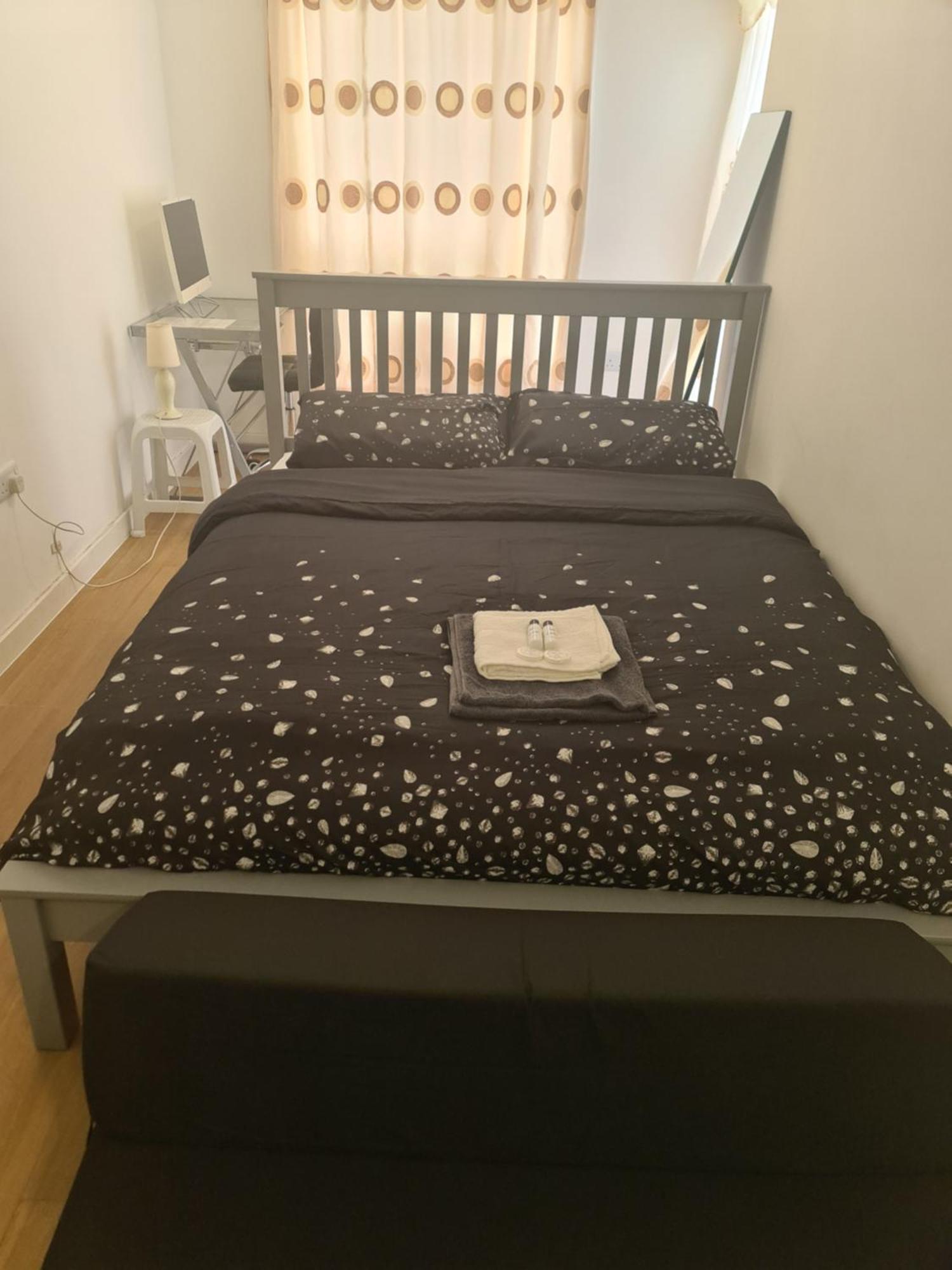 Lascelles House - A Few Mins To Us Embassy, Battersea Power Station & Homestay London