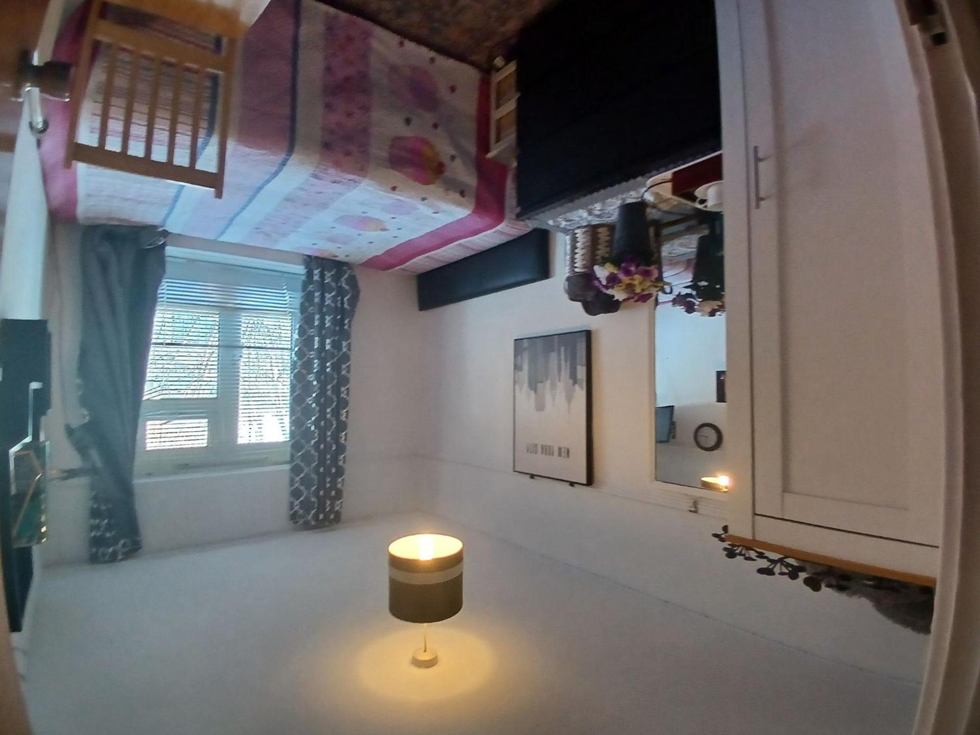Bed and breakfast 4 Bedroom House Rented By The *