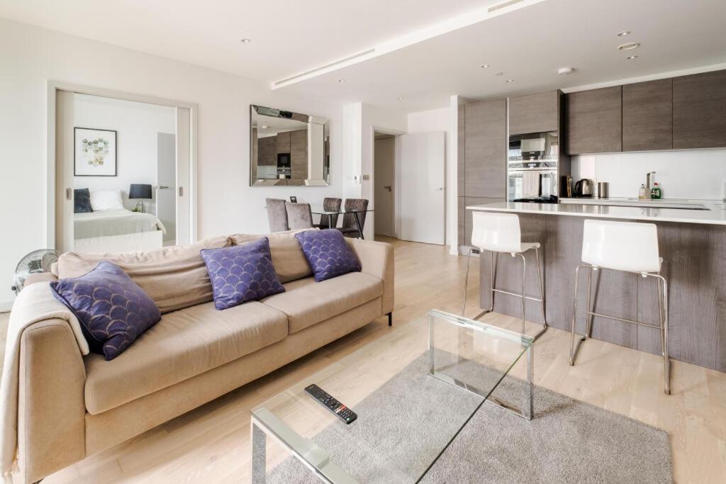 Appartement Serene Private Townhouse With Ac & Balcony For 6 Londen