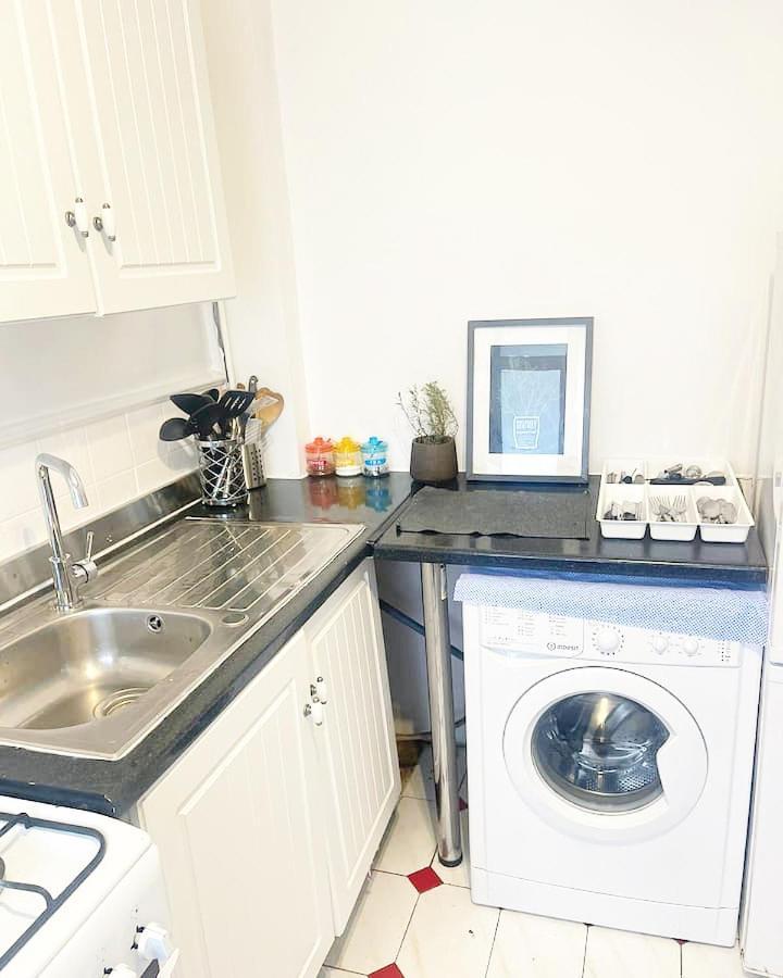 Homestay Harolds London