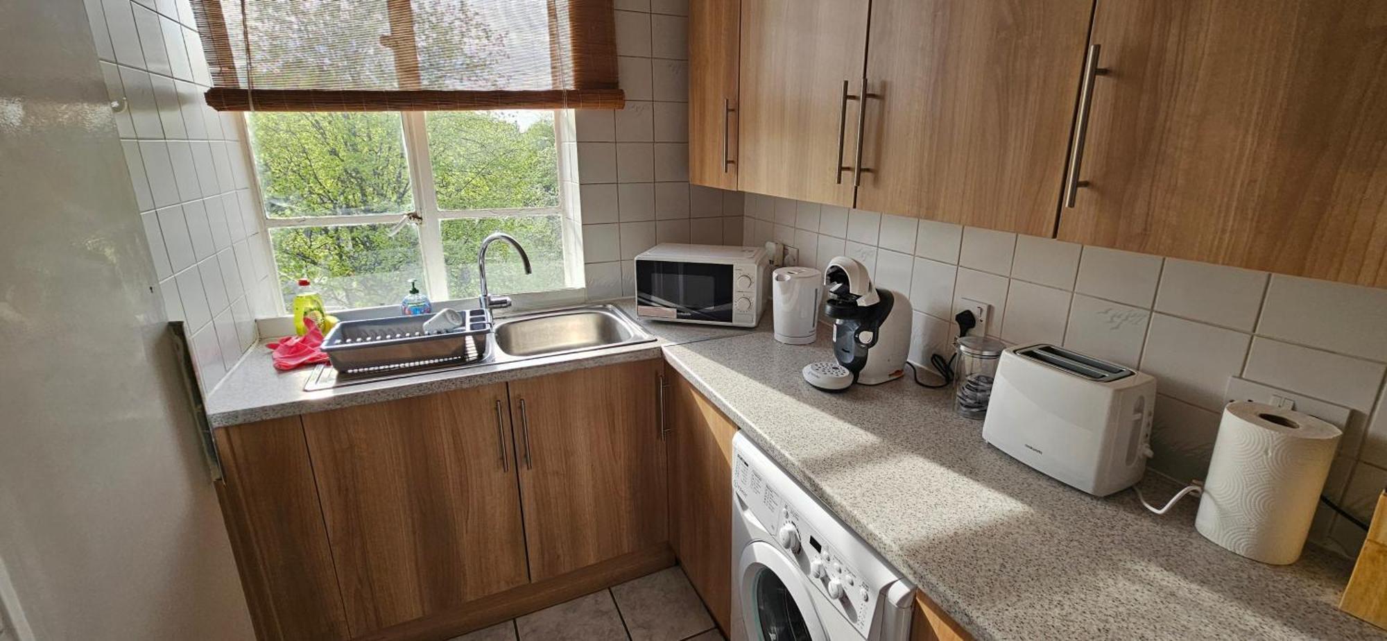 Elegant 1-Bed Flat, Sleeps 5, London Nw6 - 5 Mins To Jubilee, Bakerloo & Overground Lines London