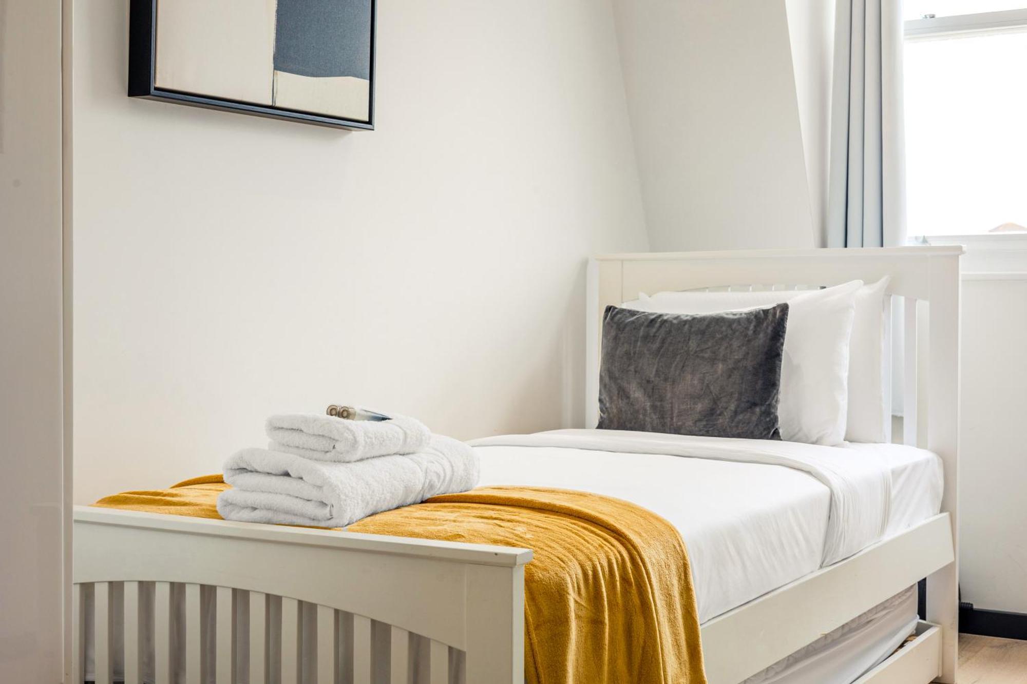Apartment Amazing 2br Flat, Free Parking, By Battersea London