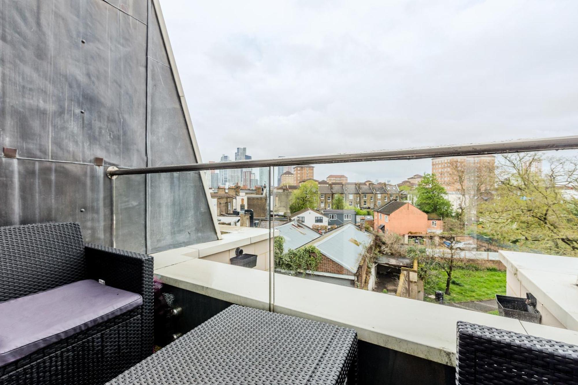 Amazing 2br Flat, Free Parking, By Battersea Apartment