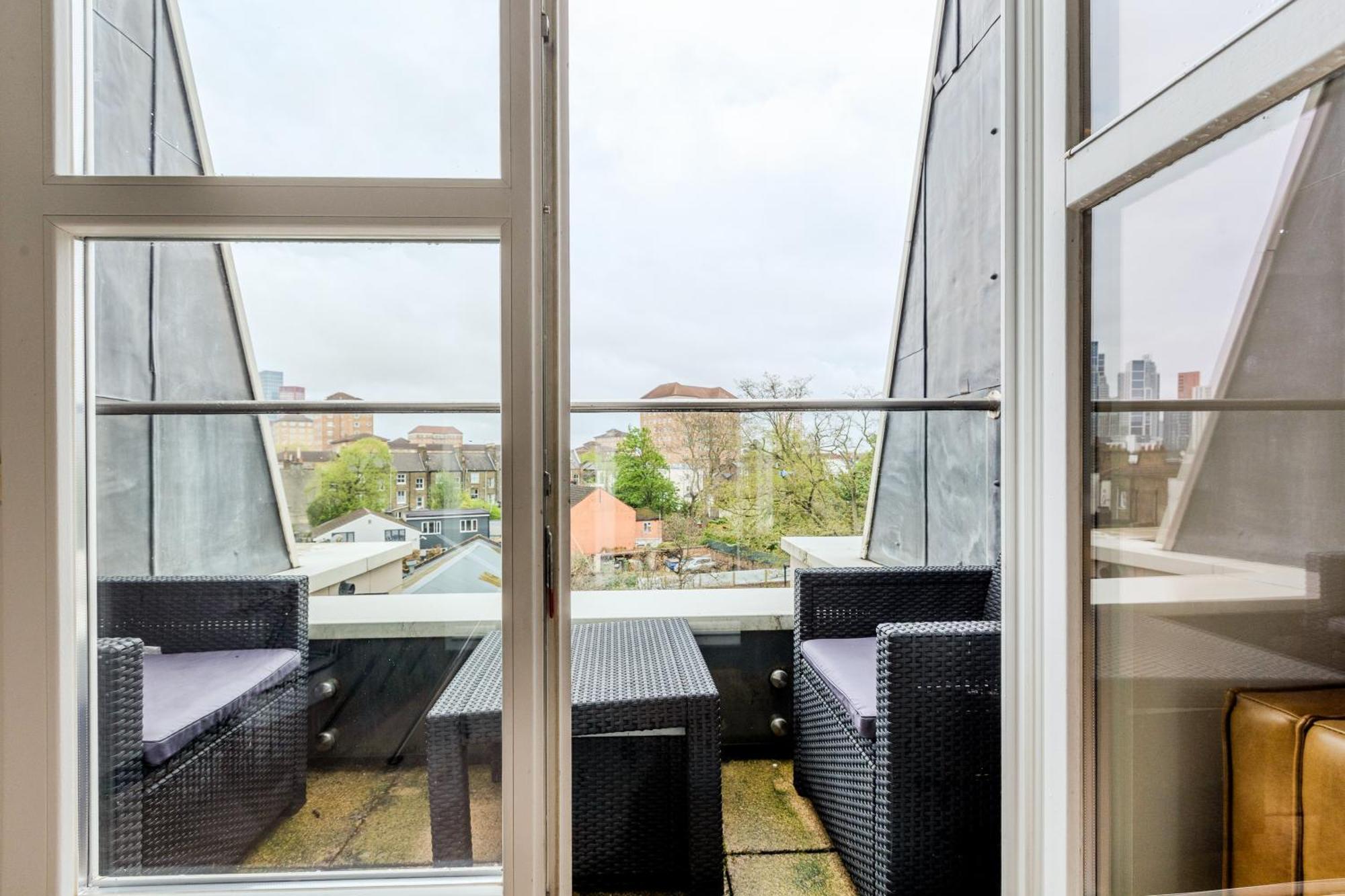 Amazing 2br Flat, Free Parking, By Battersea *