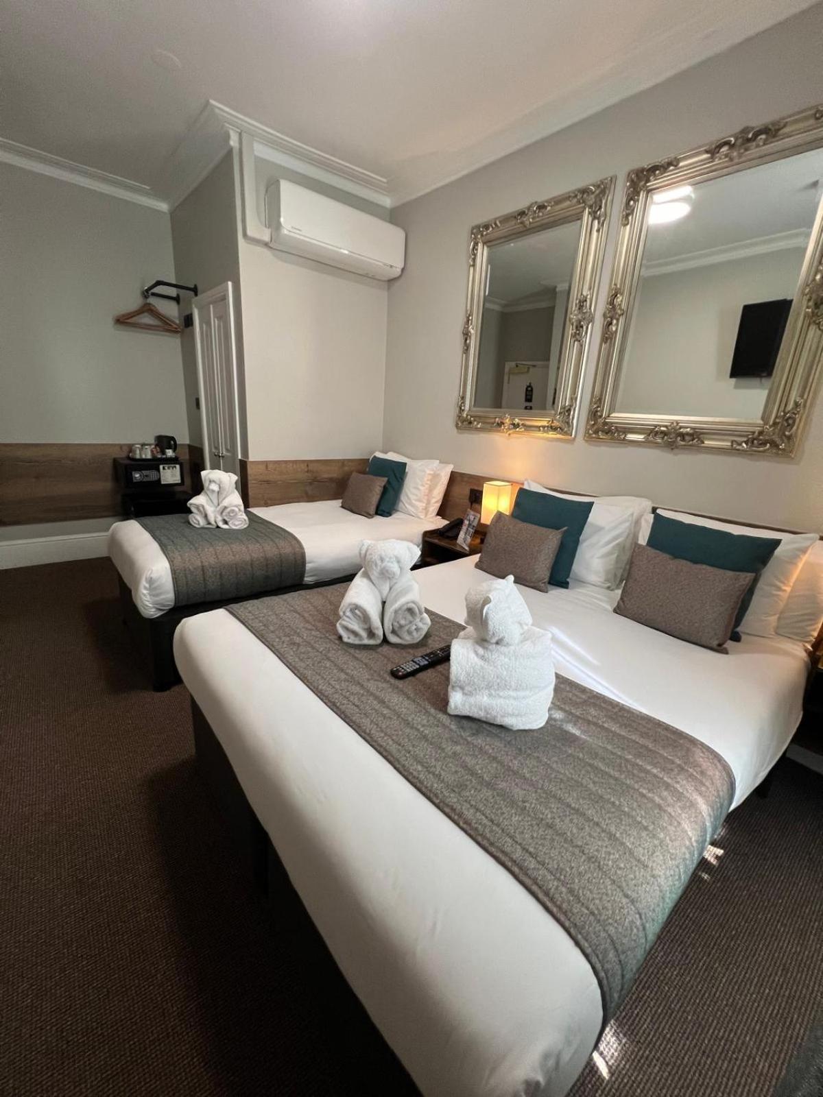 Hotel Tudor Court