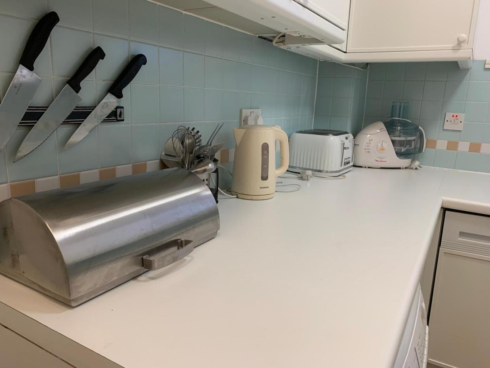 Cosy Modern 2 Bedroom Trafalgar Square Appartement *