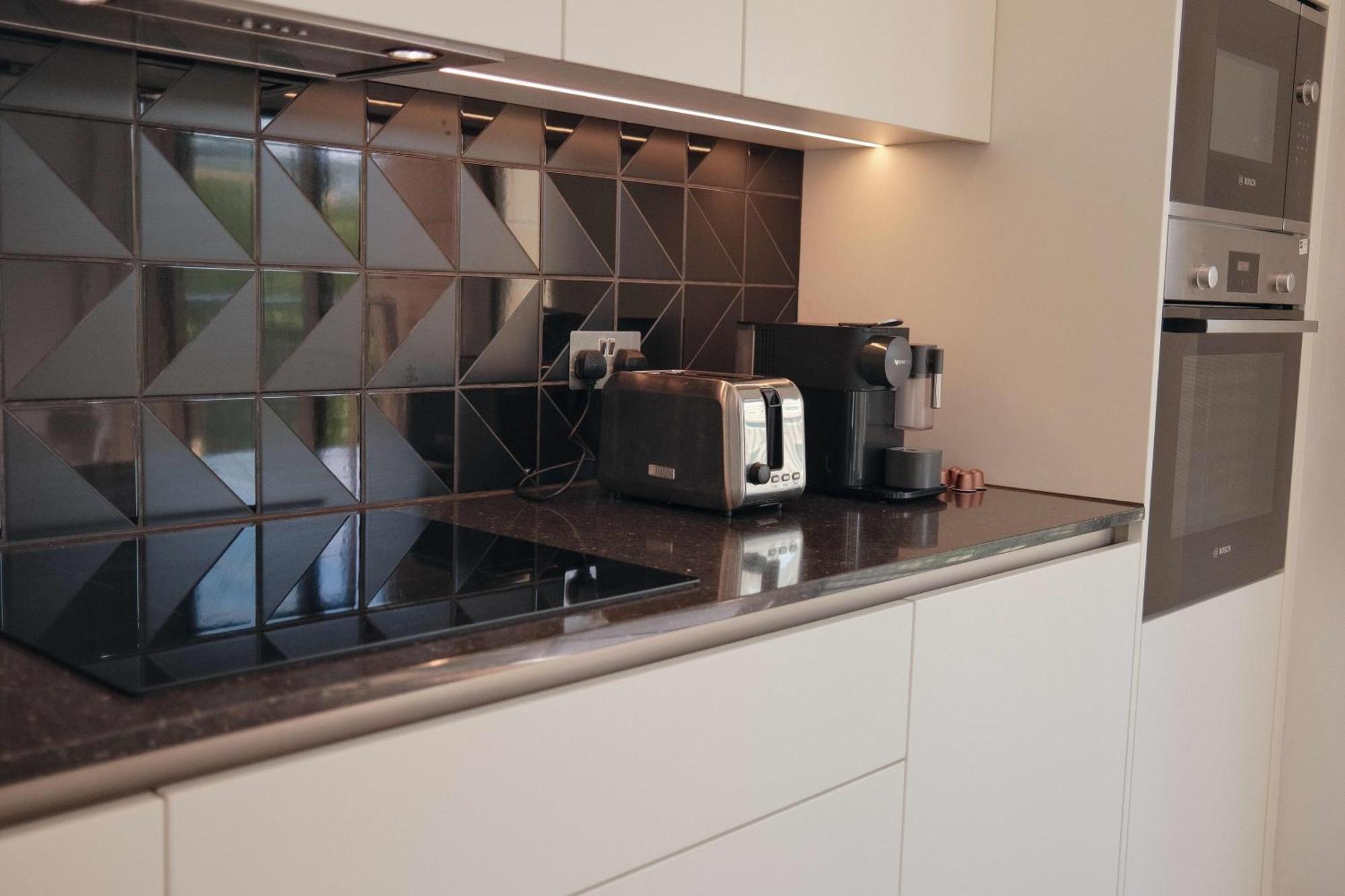 Apartment Luxury With Private Balcony In Zone 1