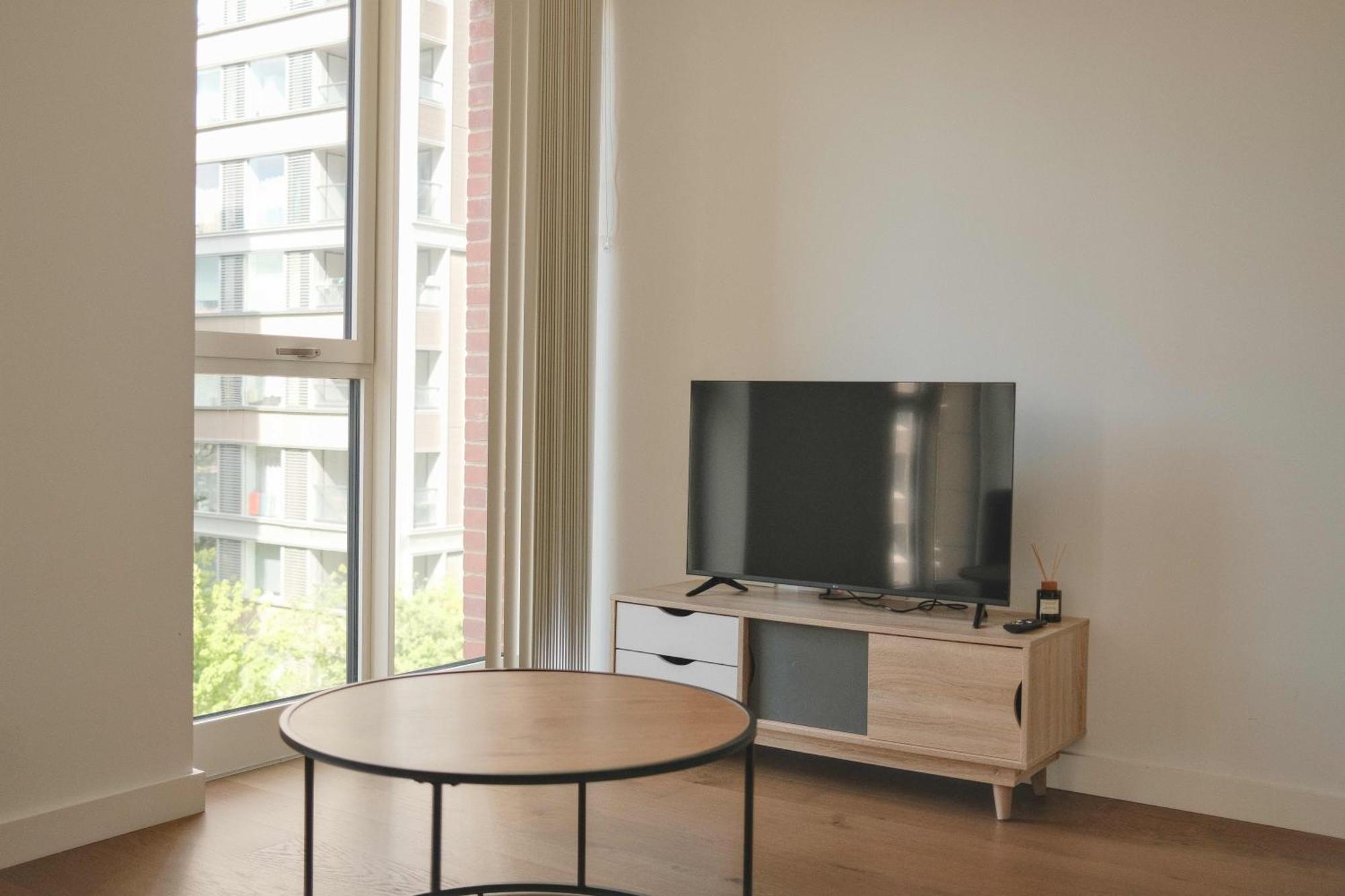 Apartment Luxury With Private Balcony In Zone 1 *