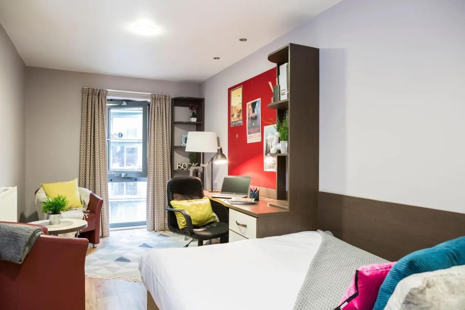 Stunning At Dashwood In For Students Only * London