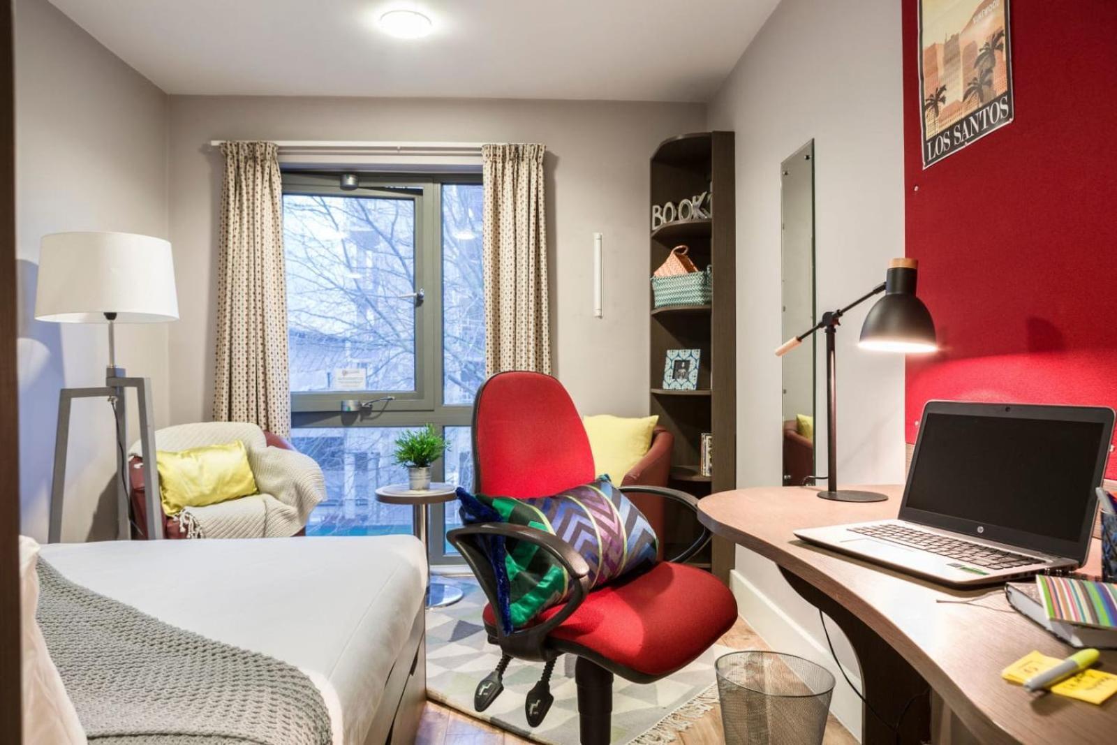 Stunning At Dashwood In For Students Only Apartment *